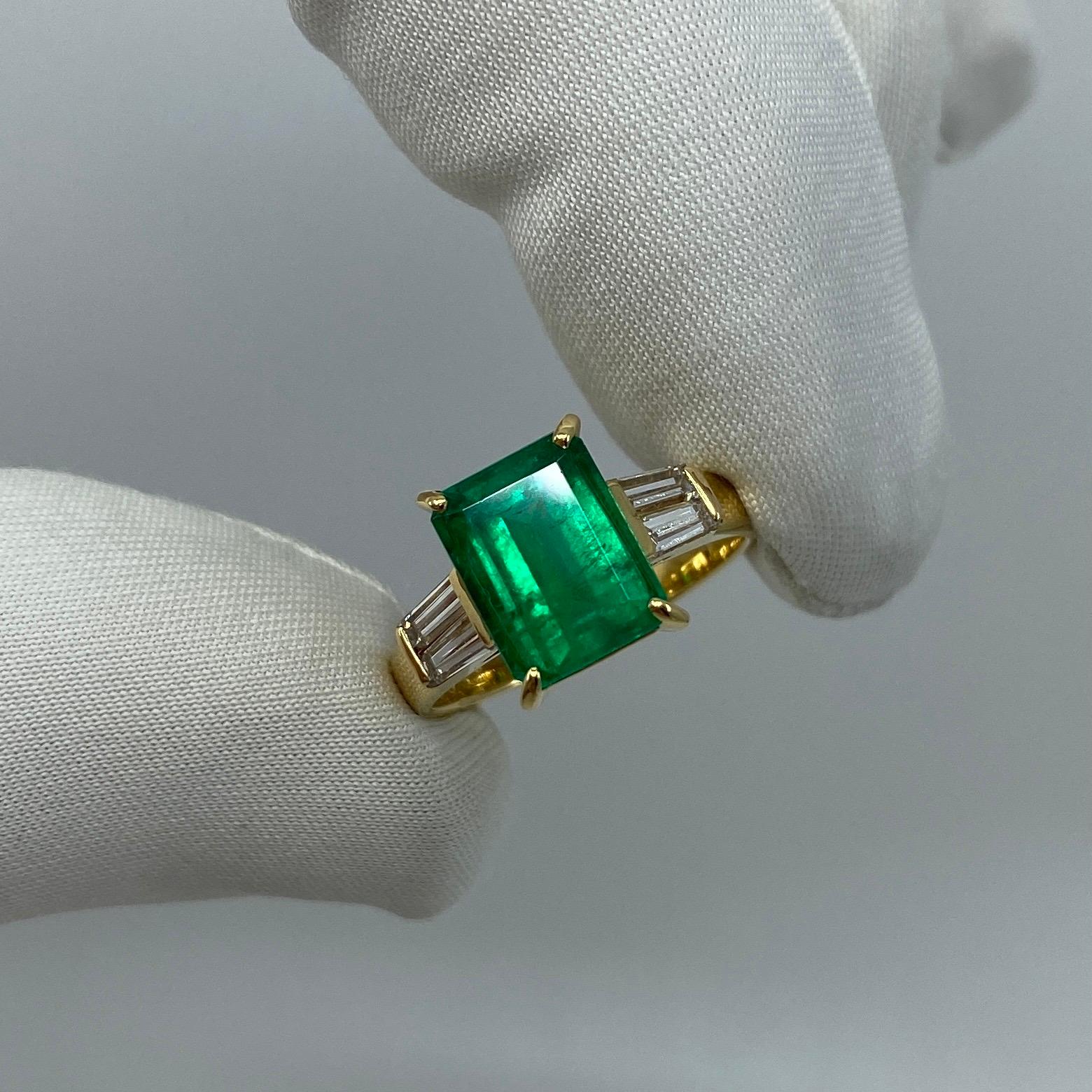 2.72 Carat Fine Vivid Green Colombian Emerald Diamond 18 Karat Yellow Gold Ring 1