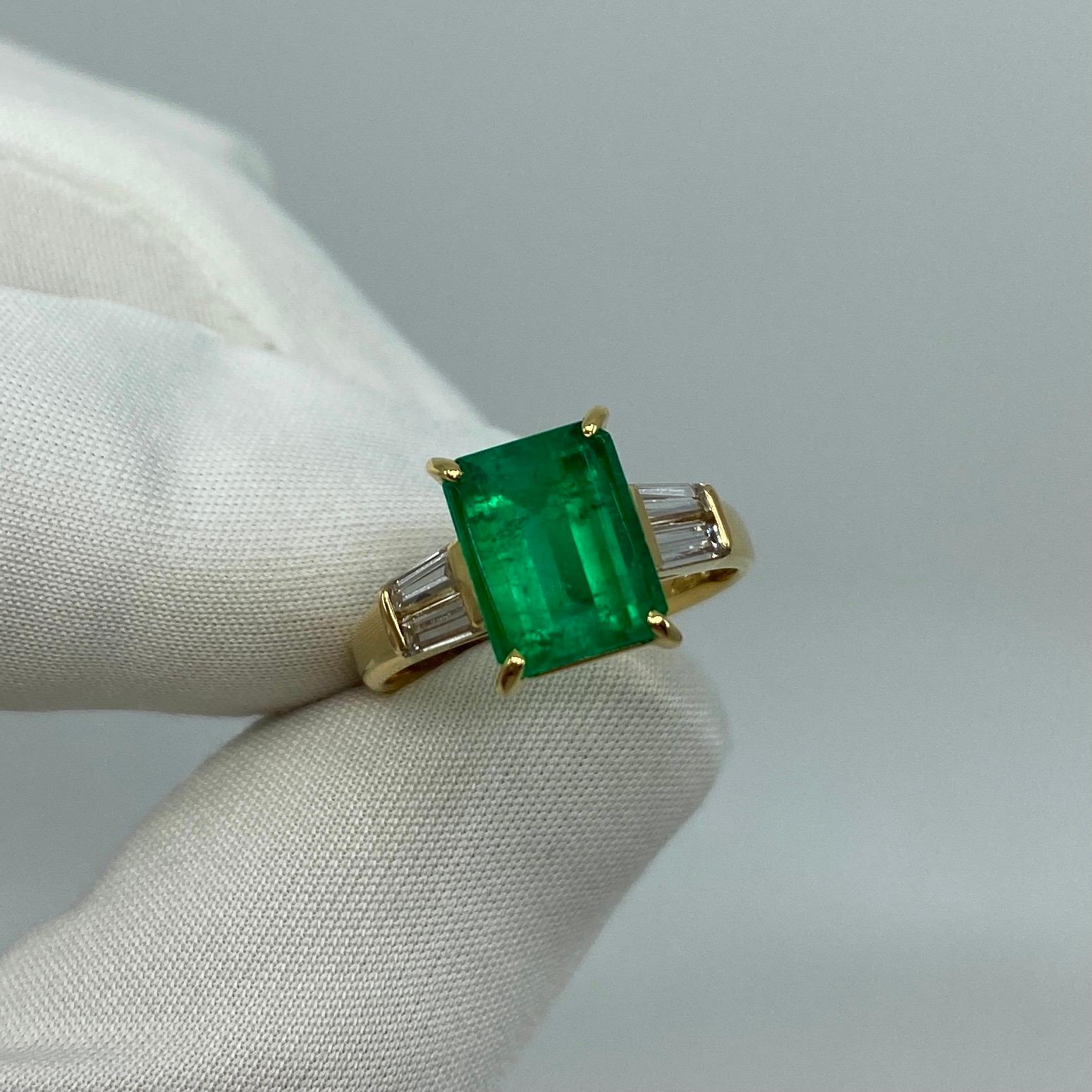 2.72 Carat Fine Vivid Green Colombian Emerald Diamond 18 Karat Yellow Gold Ring 2