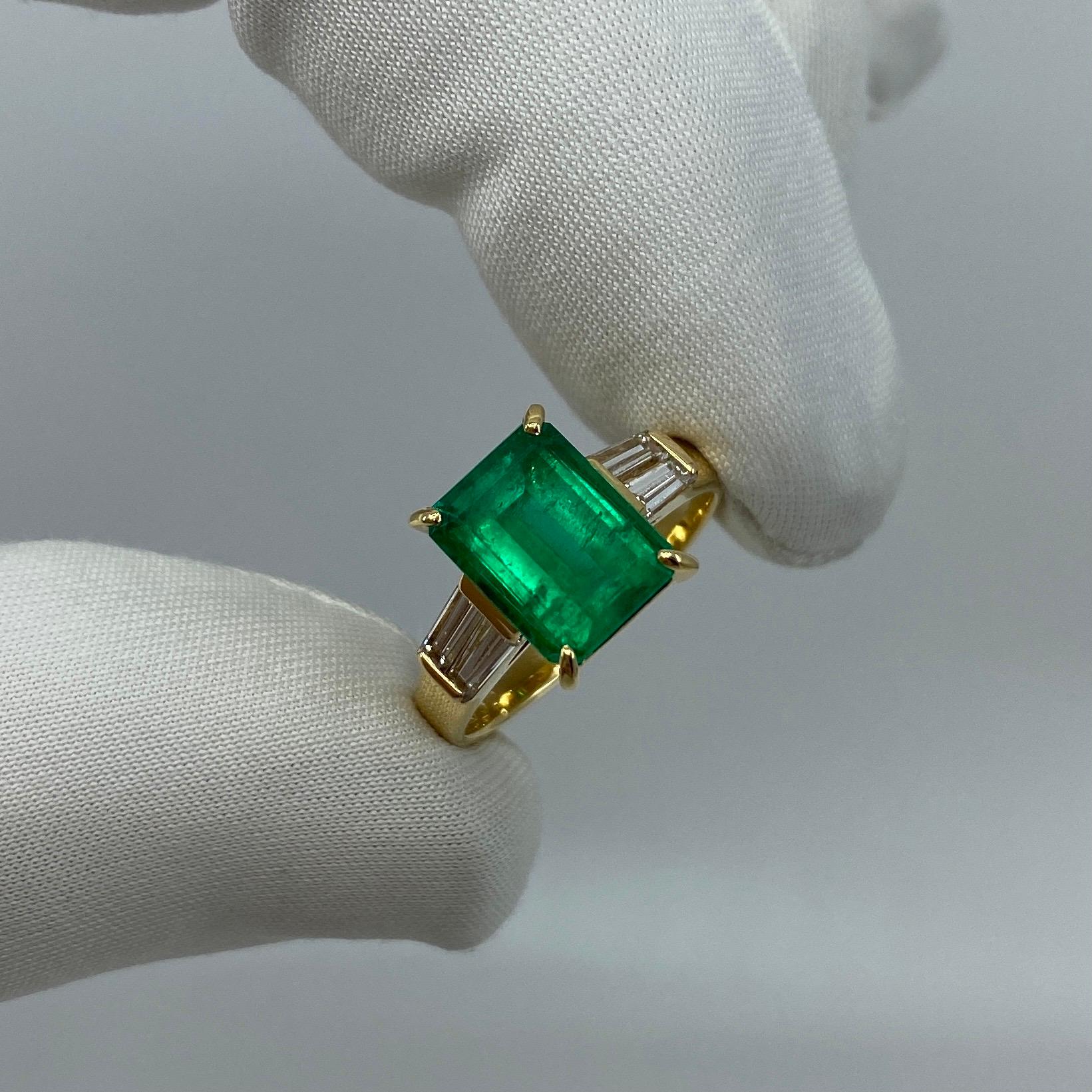 2.72 Carat Fine Vivid Green Colombian Emerald Diamond 18 Karat Yellow Gold Ring 3