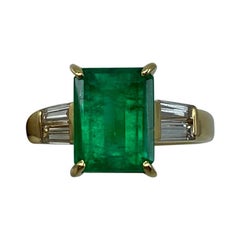 2.72 Carat Fine Vivid Green Colombian Emerald Diamond 18 Karat Yellow Gold Ring