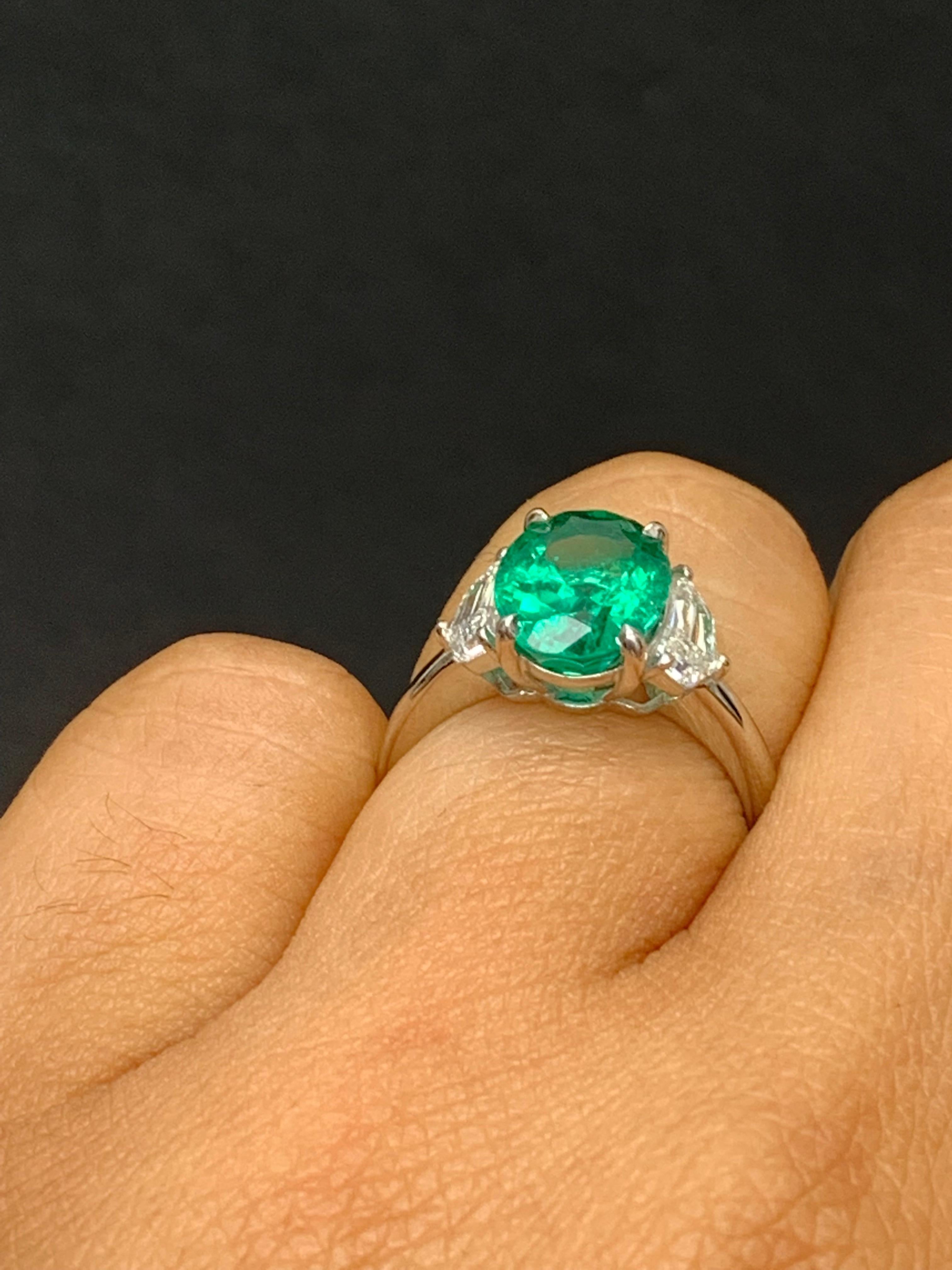 Women's Certified 2.72 Carat Oval Cut Emerald Diamond Engagement Ring in Platinum For Sale
