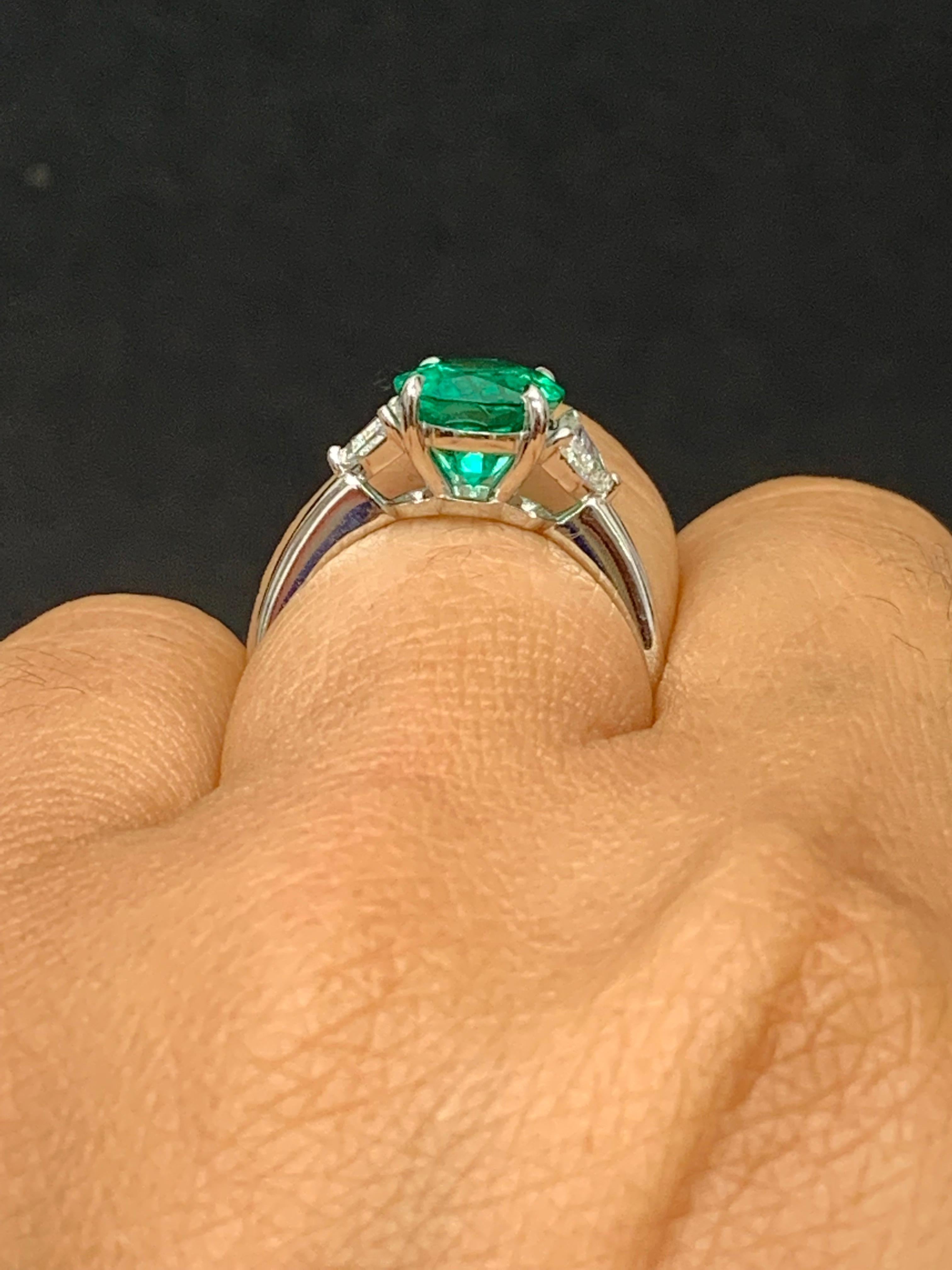 Certified 2.72 Carat Oval Cut Emerald Diamond Engagement Ring in Platinum For Sale 2