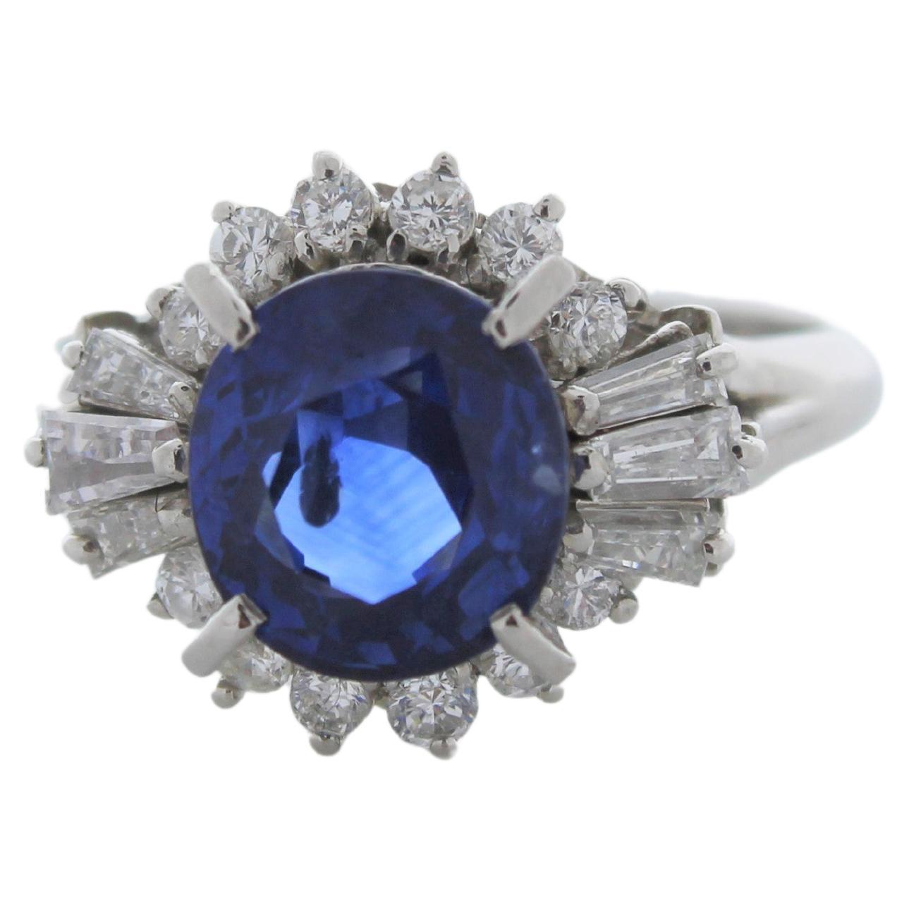Ring aus Platin mit 2,72 Karat rundem blauem Saphir und Diamant