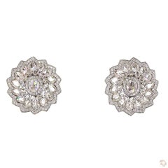 Pendientes de oro con diamantes redondos de talla brillante de 2,72 quilates