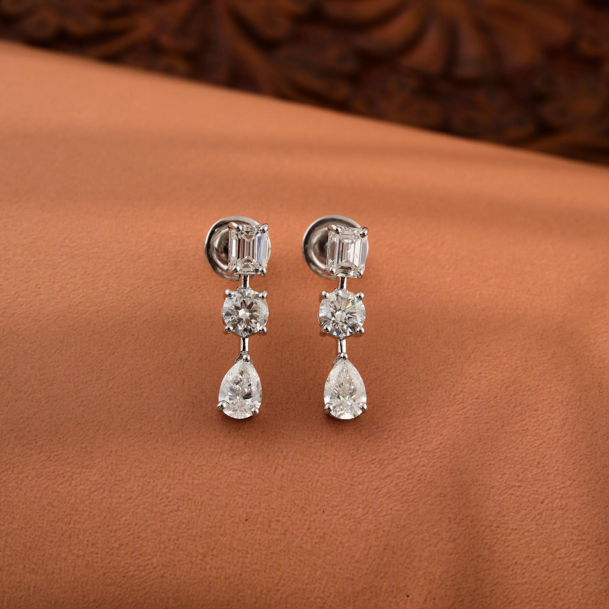 2,72 Karat SI/H Birnenschliff Diamant-Ohrringe mit Smaragdschliff 14 Karat Weißgold Schmuck im Zustand „Neu“ im Angebot in Diera, Dubai
