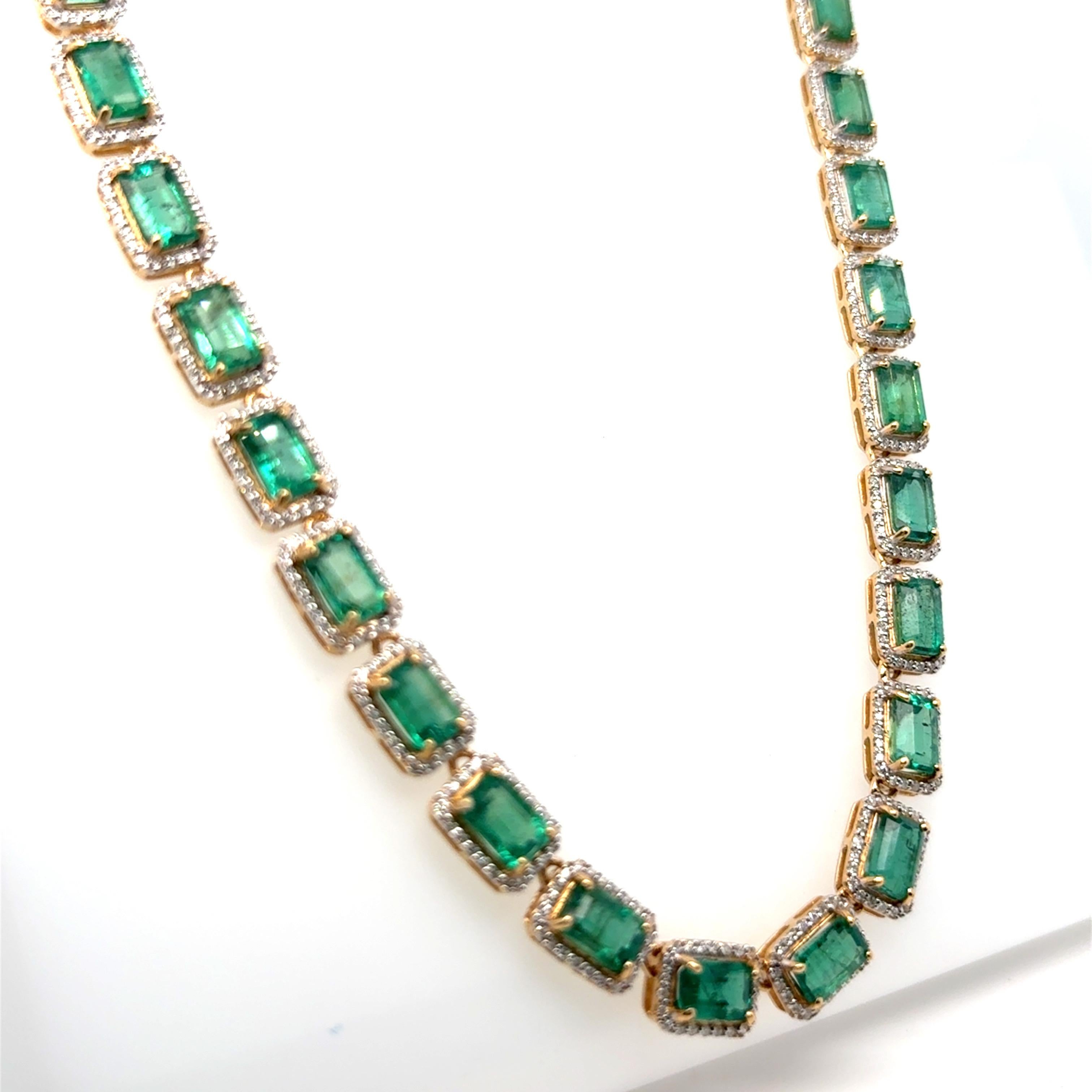 Artisan 27.20 Carat Emerald Diamond Yellow Gold Necklace For Sale