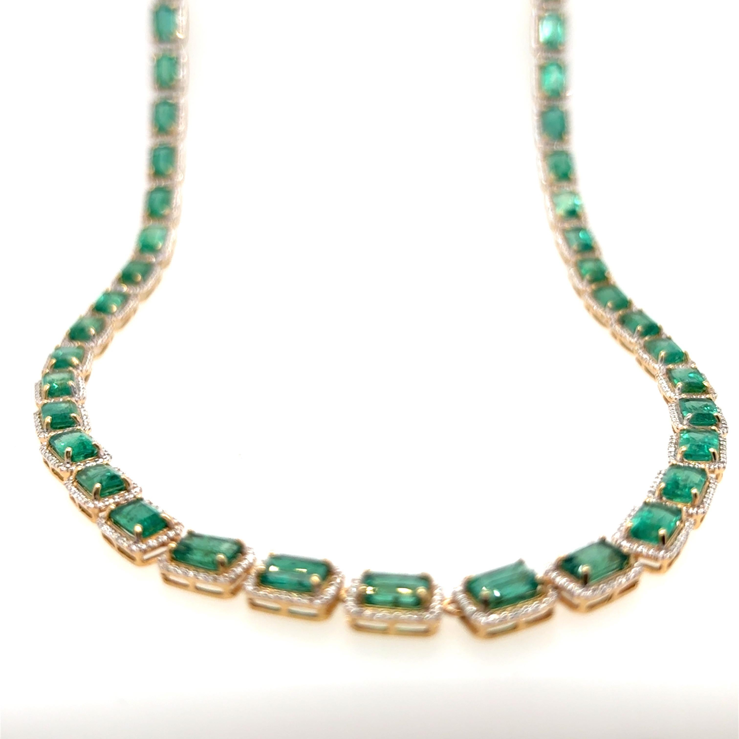 27.20 Carat Emerald Diamond Yellow Gold Necklace In New Condition For Sale In Trumbull, CT