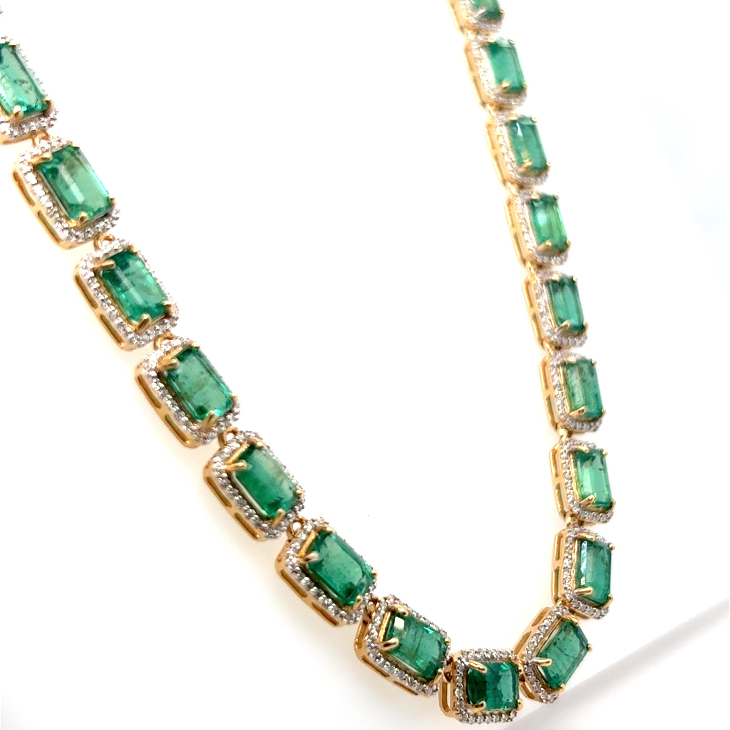 27.20 Carat Emerald Diamond Yellow Gold Necklace For Sale 1