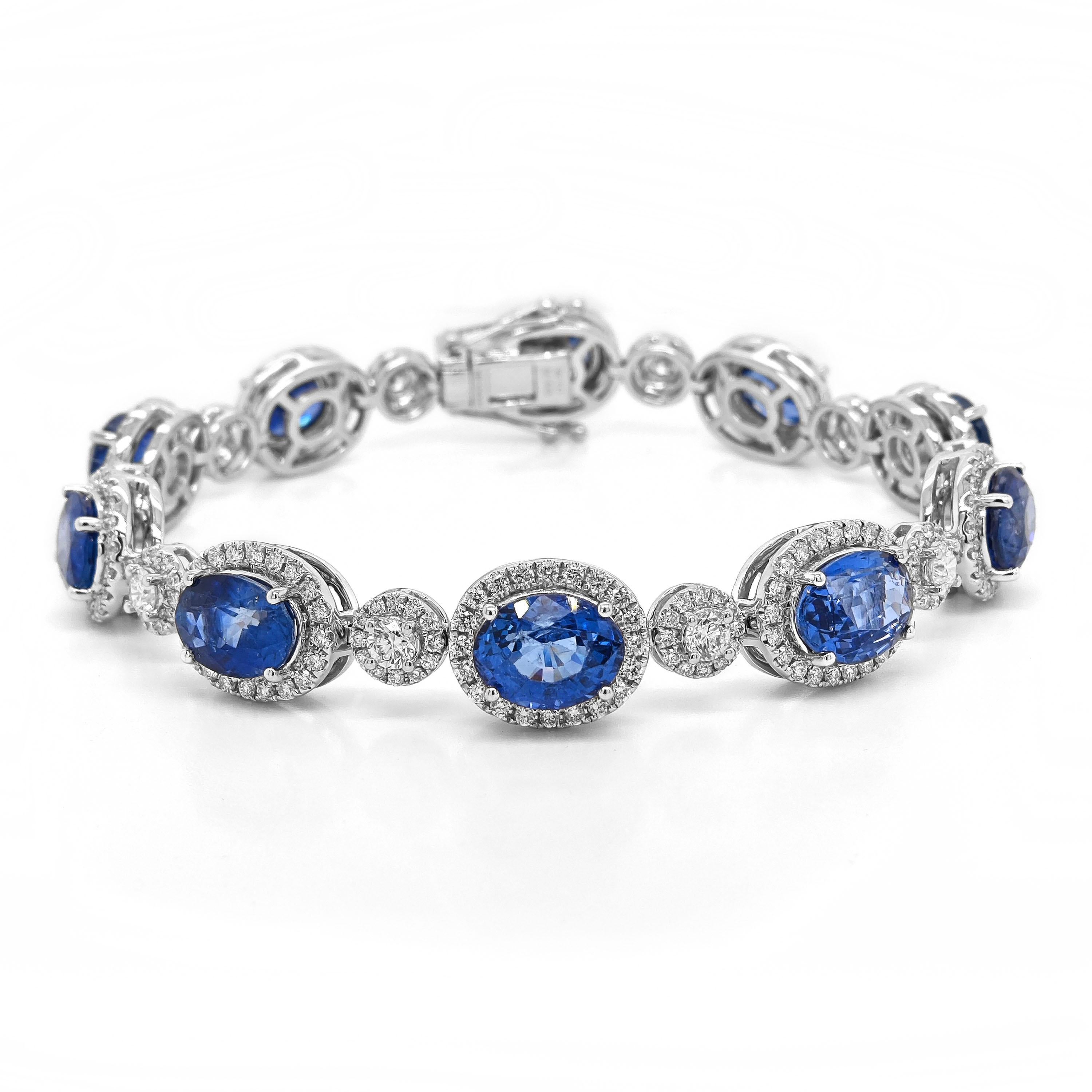 Taille mixte Bracelet en or blanc avec saphirs blancs de 27,20 carats en vente
