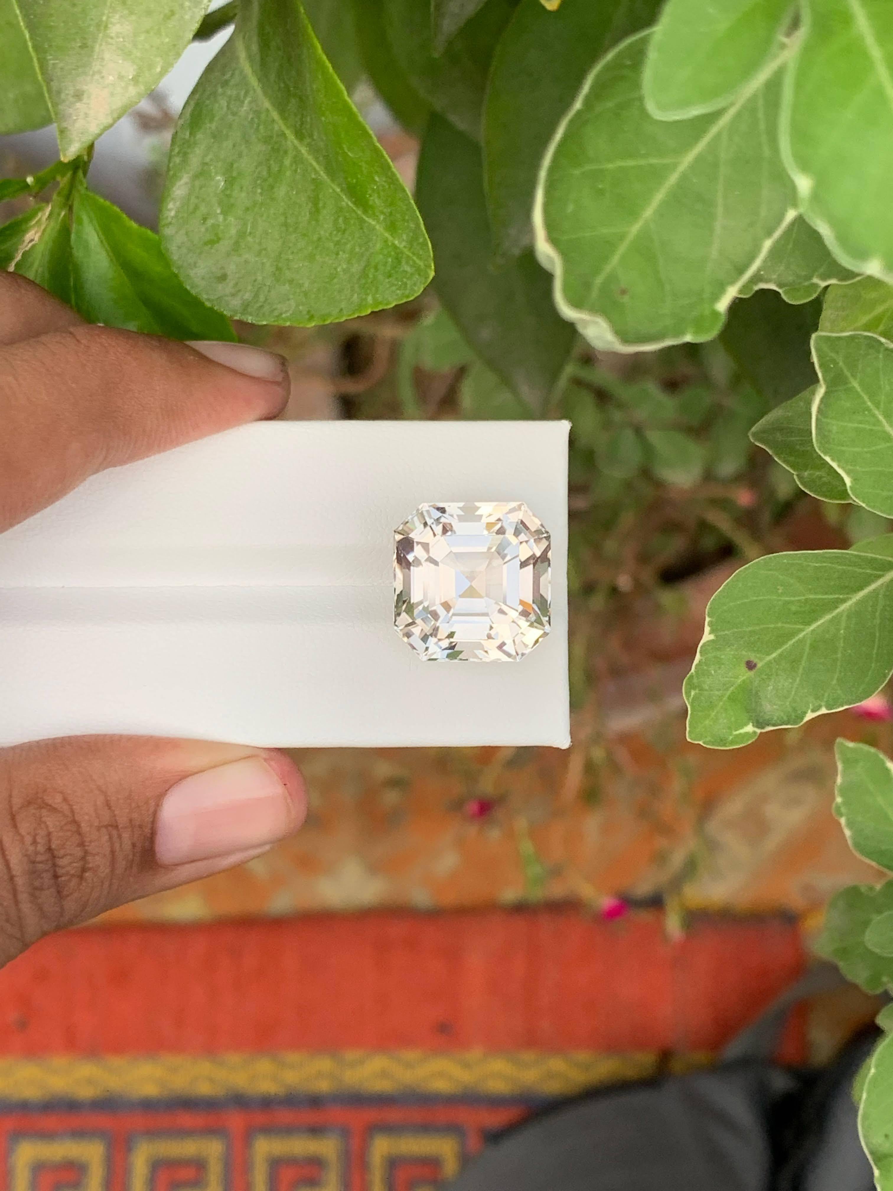 27.25 Carat Natural Loose Light Golden Topaz Asscher Cut Pakistani Gemstone (pierre précieuse pakistanaise) en vente 5