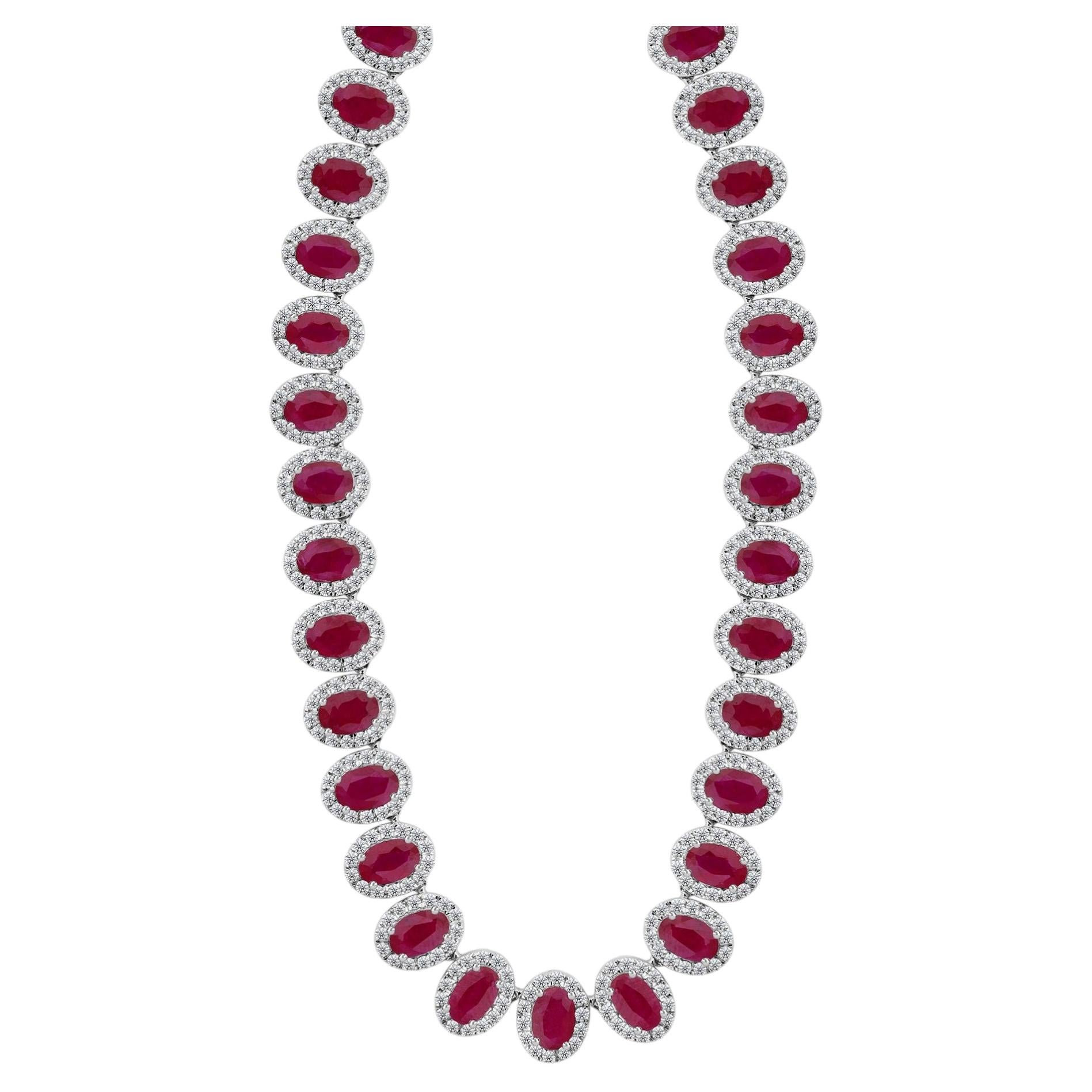 Collana con rubino da 27,25 carati e diamante da 7,57 carati SI/H in oro bianco 18 carati in vendita