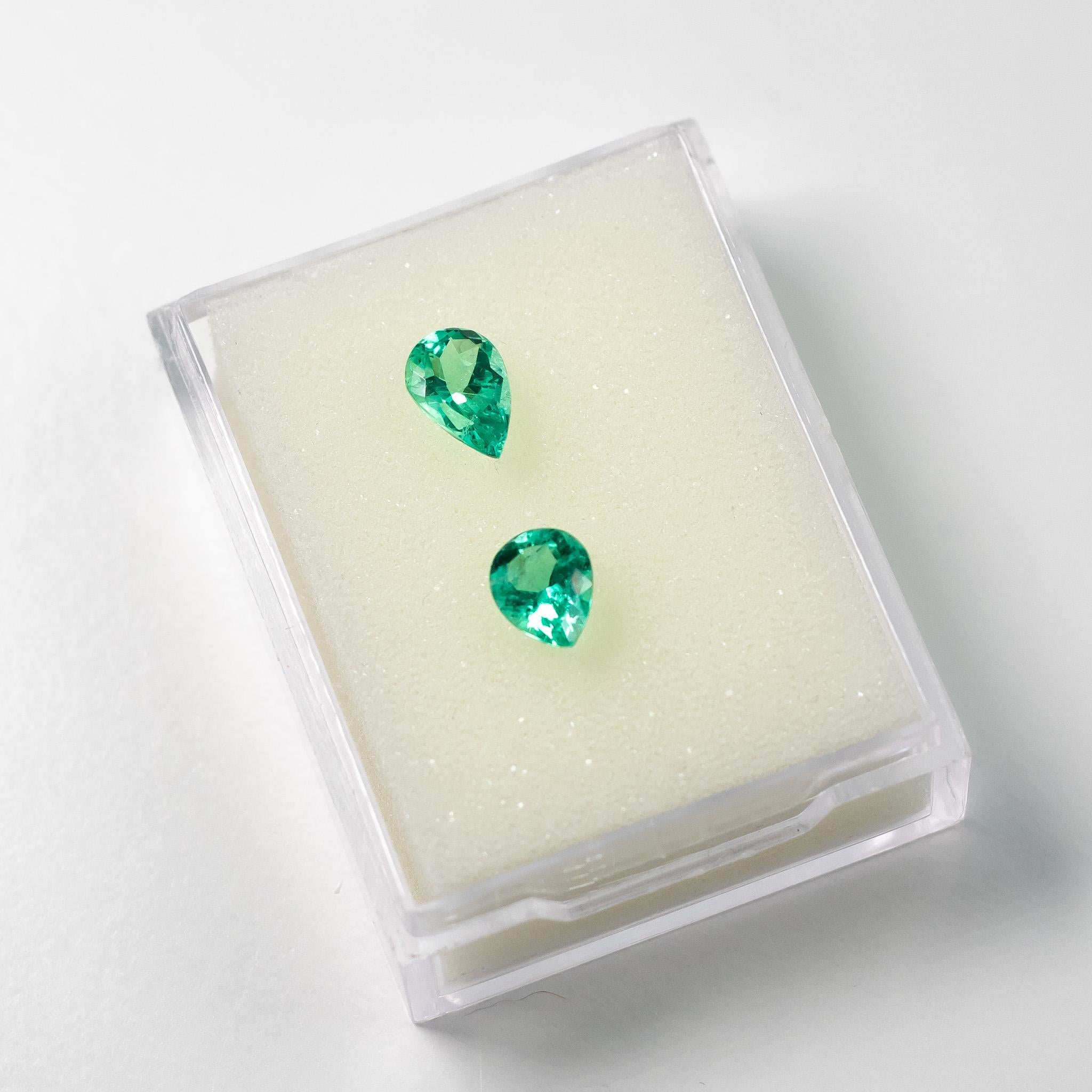 Stunning natural Colombian emerald pear cut pair. 

Both emeralds have amazing clarity and lustre, these stones absolutely glow! If set in yellow gold, they would be divine.

The emerald pair would make a beautiful toi et moi ring, an interesting
