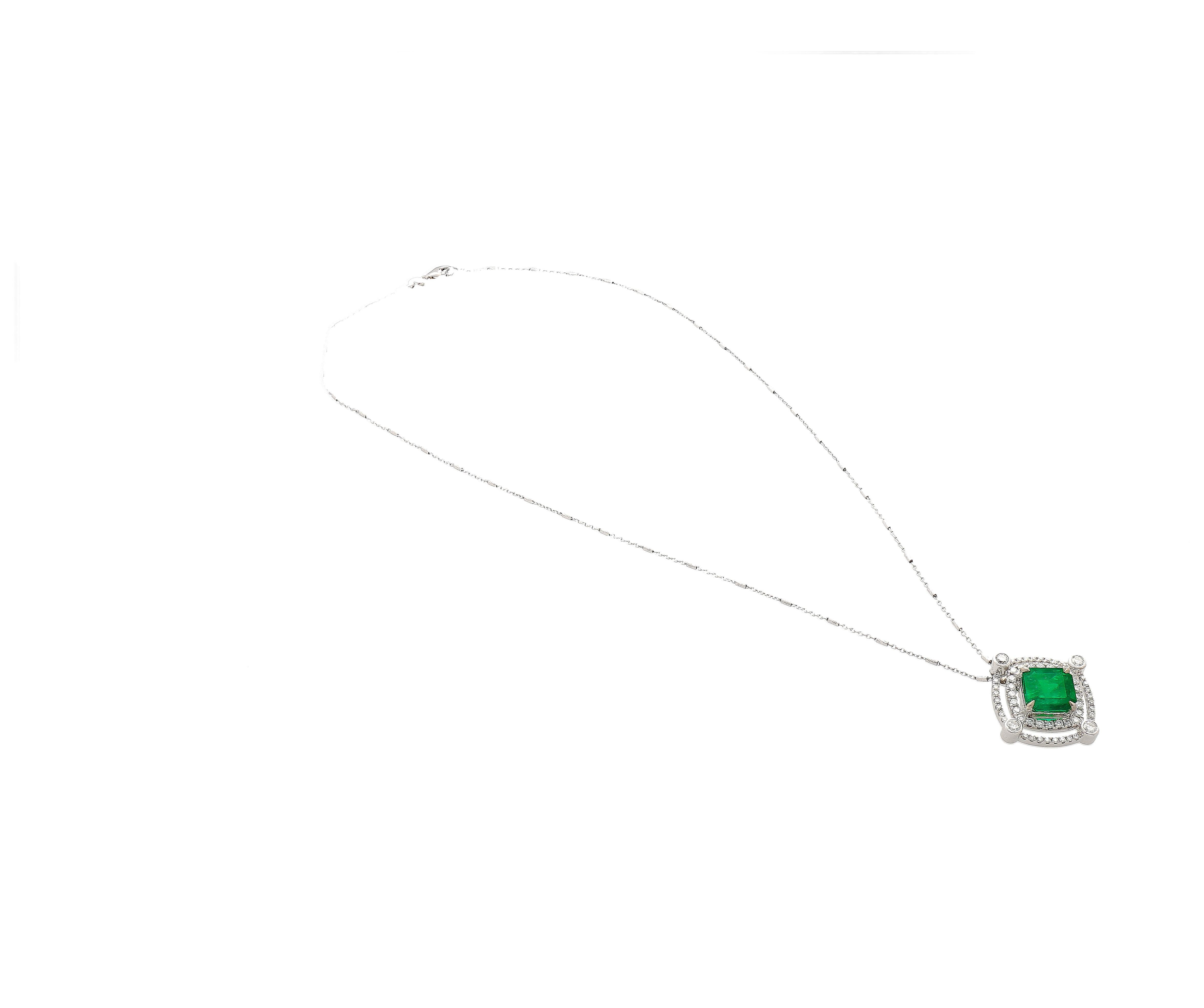 2.72CT GRS Certified Minor Oil Muzo Green Colombian Emerald Pendant Necklace en vente 2