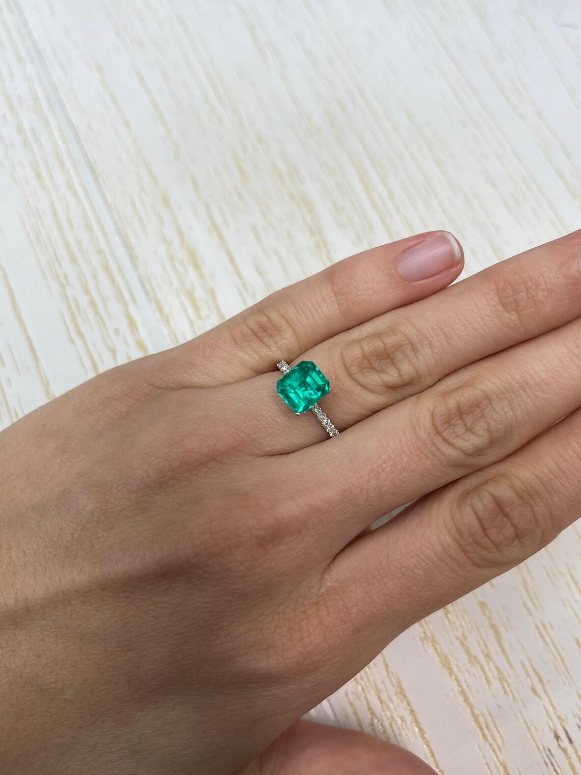 2.72ct RARE Certified Butterfly Effect Muzo Green Colombian Emerald AAA+ 1