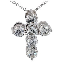 Pendentif croix en or blanc 14 carats et diamants 2,73 carats