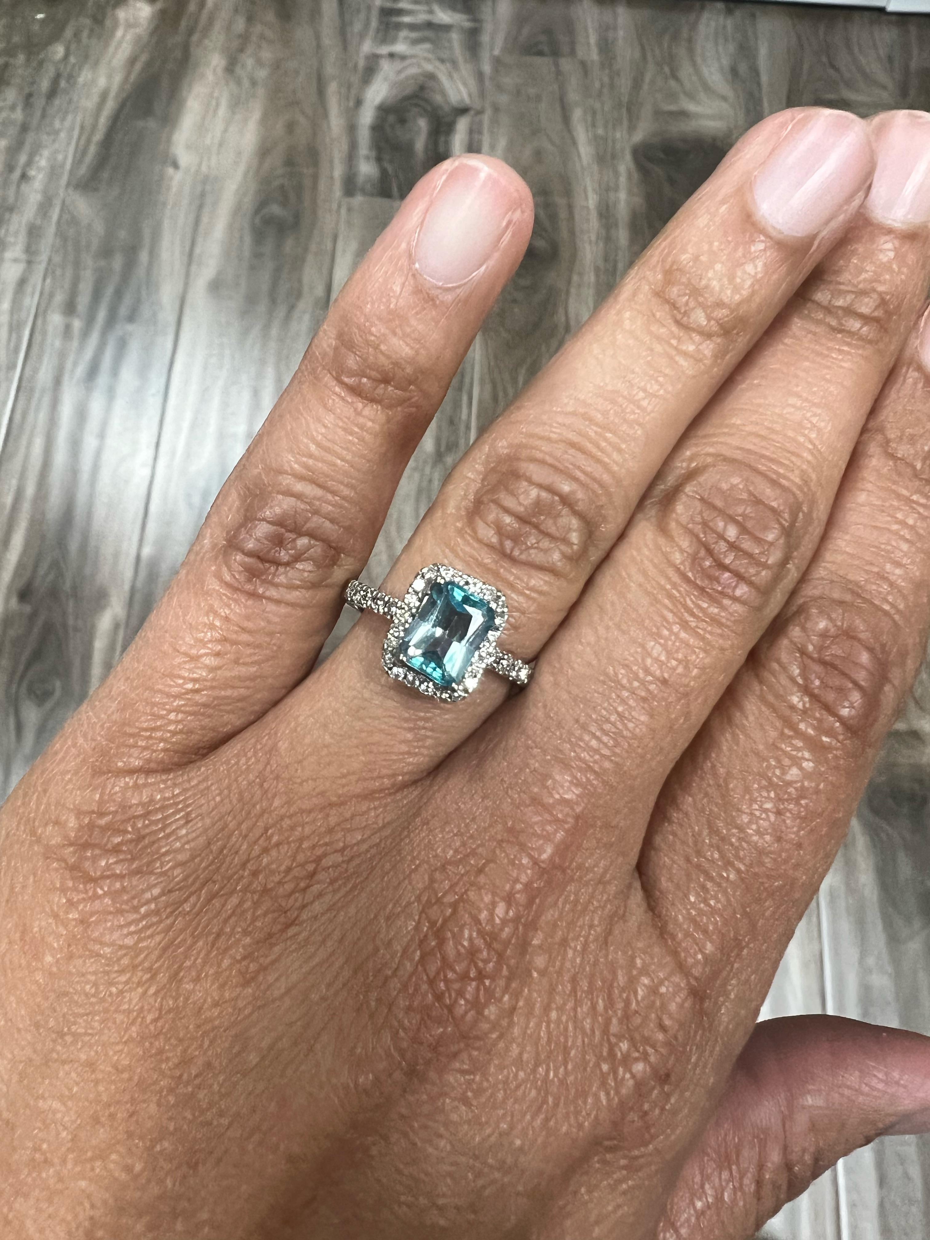 Women's 2.73 Carat Blue Zircon Diamond White Gold Ring For Sale