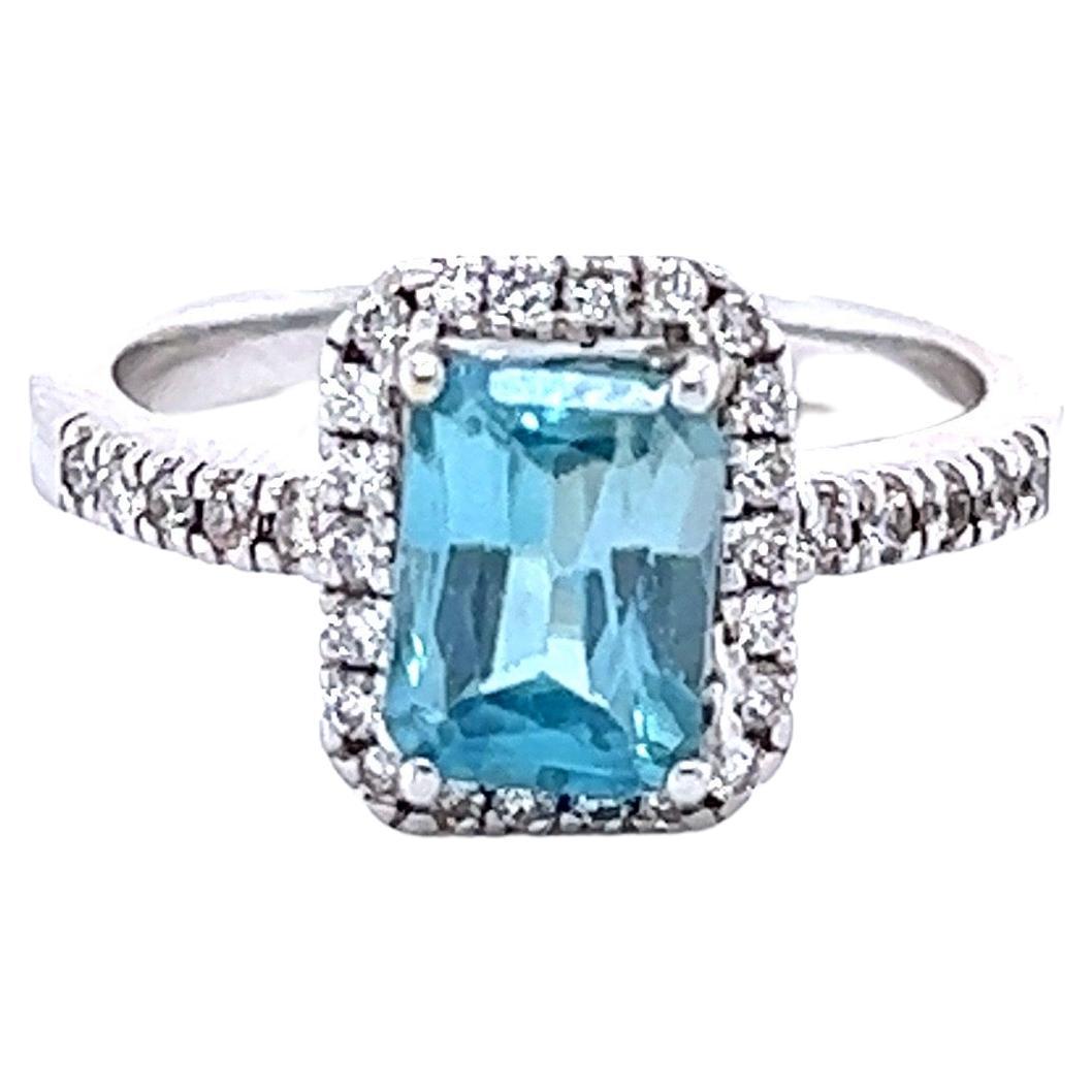 Bague en or blanc avec zircon bleu de 2.73 carats et diamants