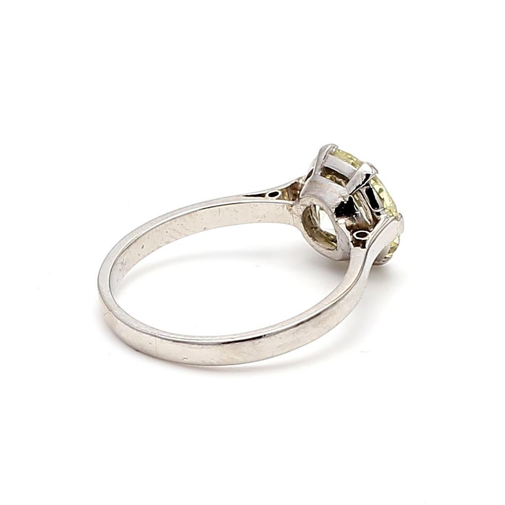 Bague de fiançailles en platine S-SI1 avec diamant de forme européenne ancienne de 2,73 carats Pour femmes en vente