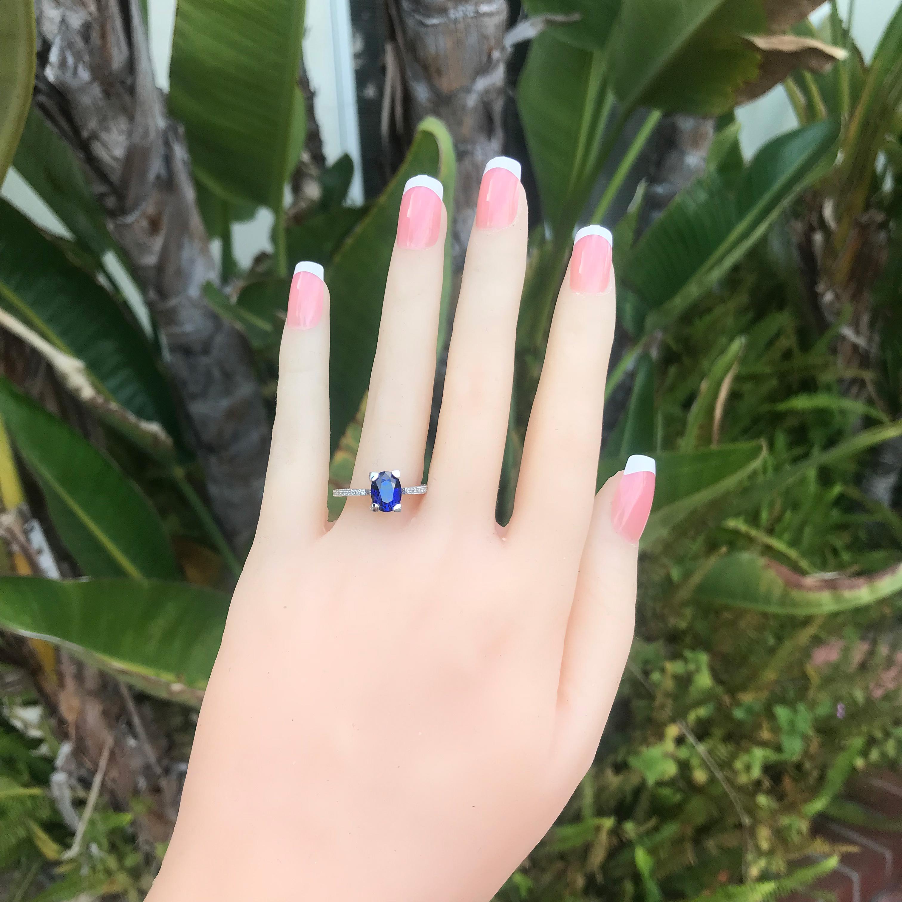 Contemporary 2.73 Carat Oval Natural Fancy Blue Sapphire and Diamond 18 Karat Y, Ben Dannie For Sale