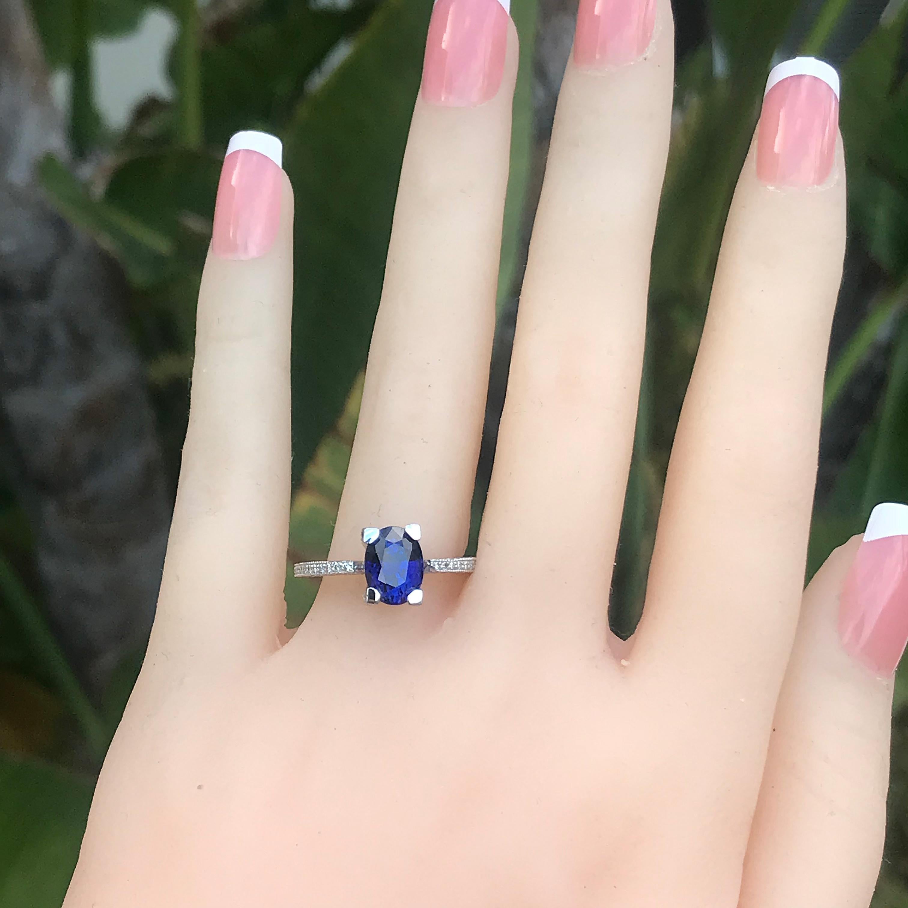 Oval Cut 2.73 Carat Oval Natural Fancy Blue Sapphire and Diamond 18 Karat Y, Ben Dannie For Sale