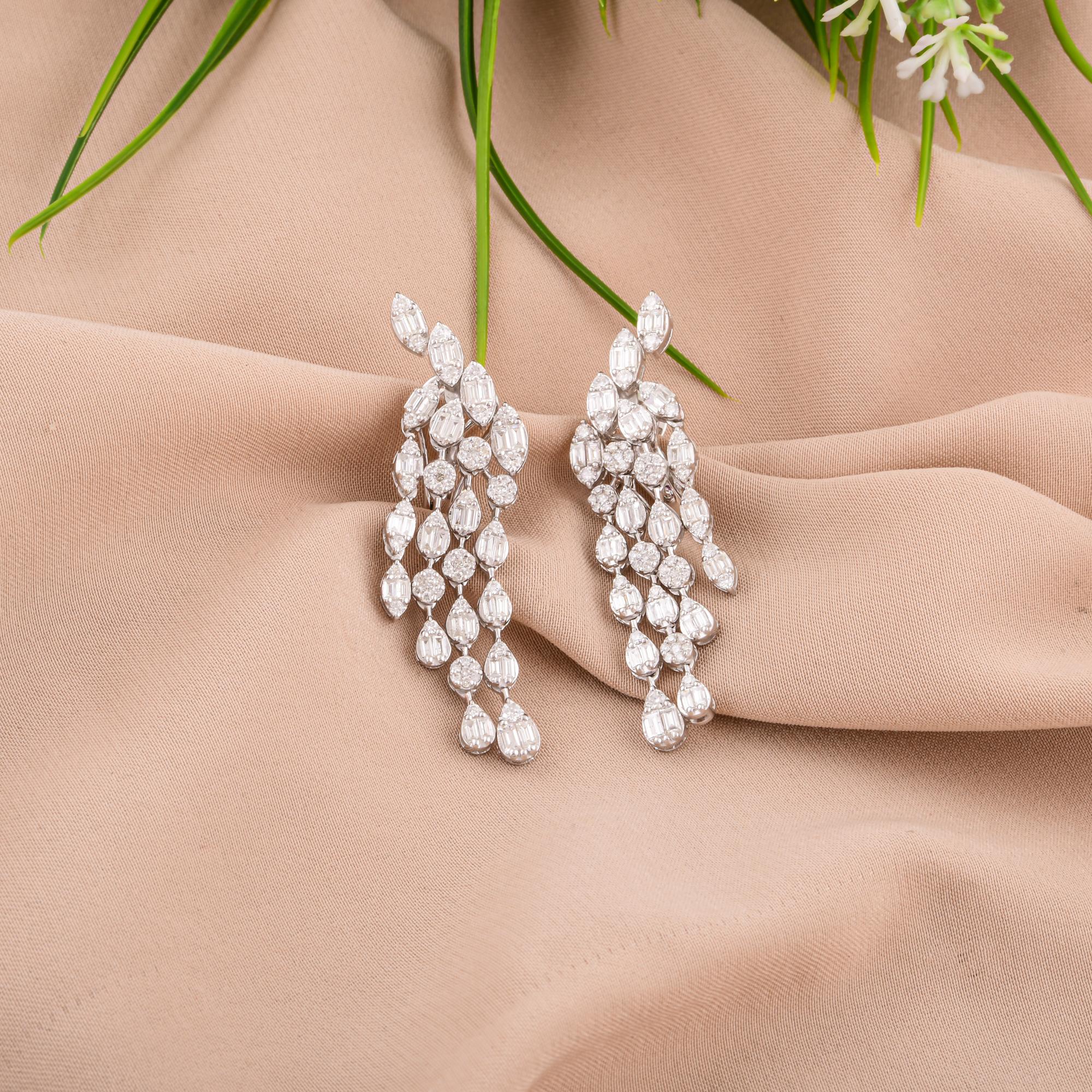 Modern 2.73 Carat SI/H Baguette Diamond Chandelier Earrings 14 Karat White Gold Jewelry For Sale