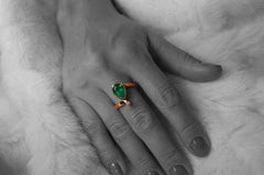 2,73 Karat Lebendiger grüner Smaragd & Diamant in Gold mit Poesie Cocktailring