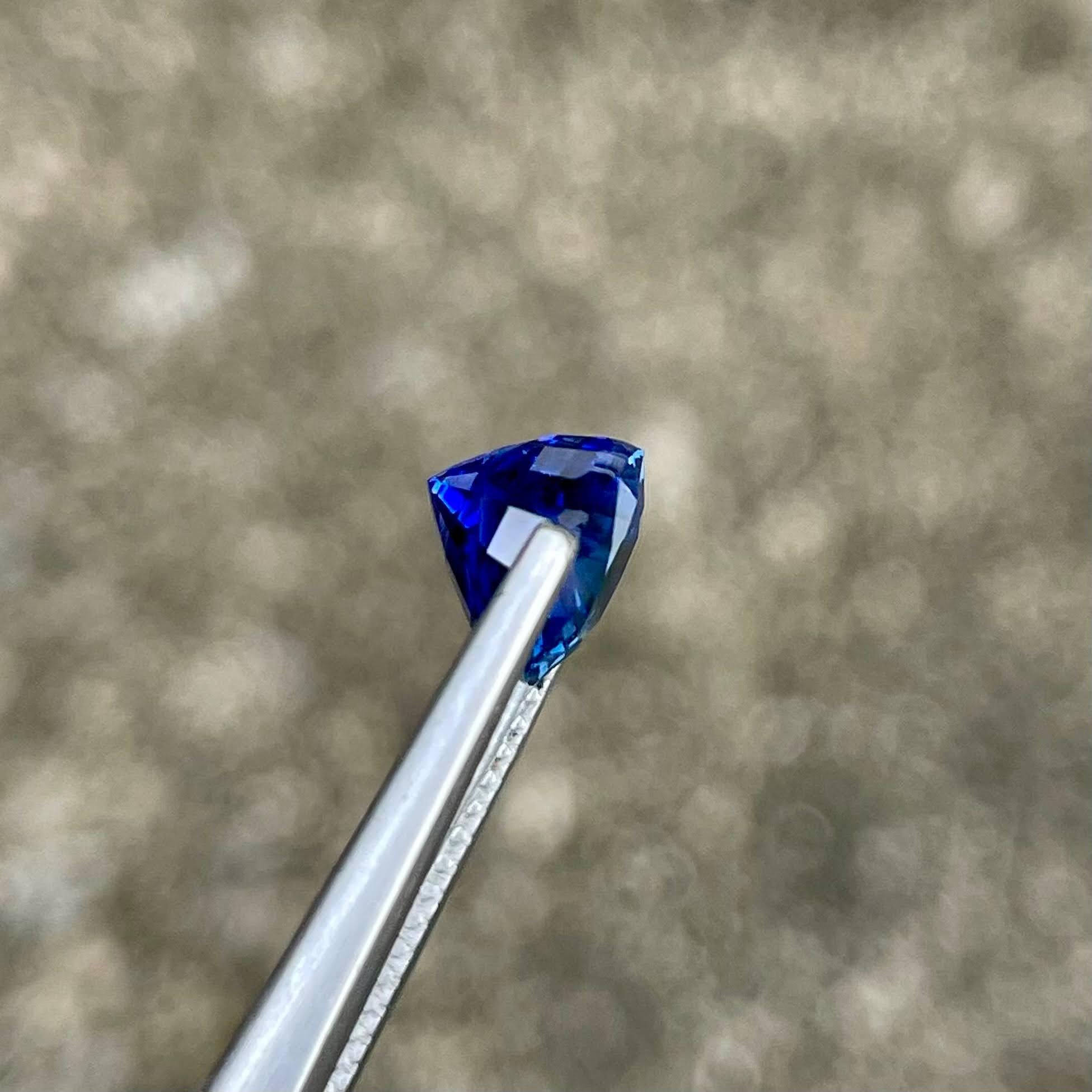 2.73 carats Certified Blue Sapphire Stone Oval Cut Natural Sri Lankan Gemstone in vendita 3