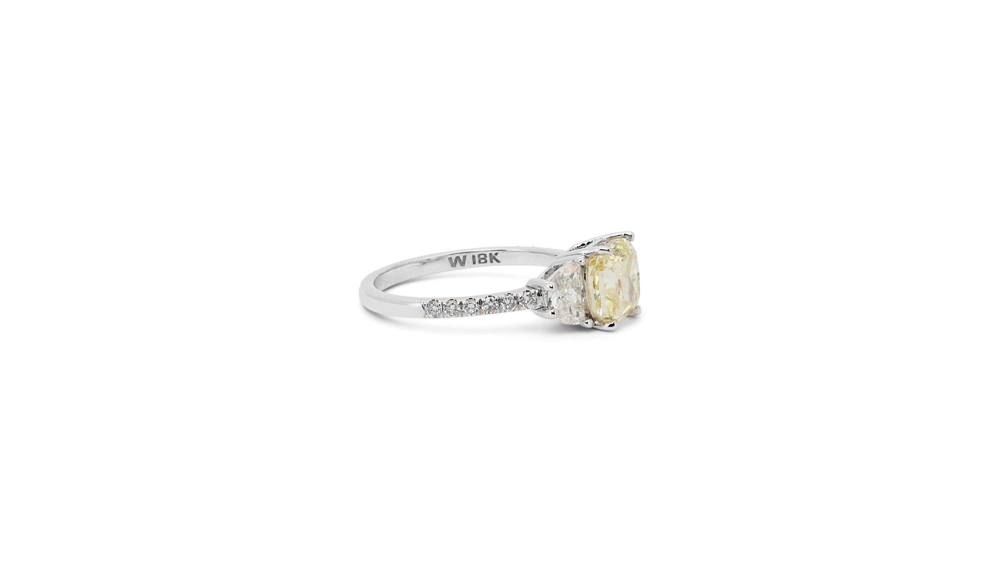 2,73 Gesamtkarat natürlicher Diamant Karat - Weißgold 3 Stein Fancy Color Ring -IGI-zertifiziert 3