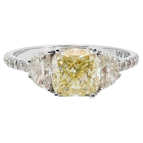 2,73 Gesamtkarat natürlicher Diamant Karat - Weißgold 3 Stein Fancy Color Ring -IGI-zertifiziert