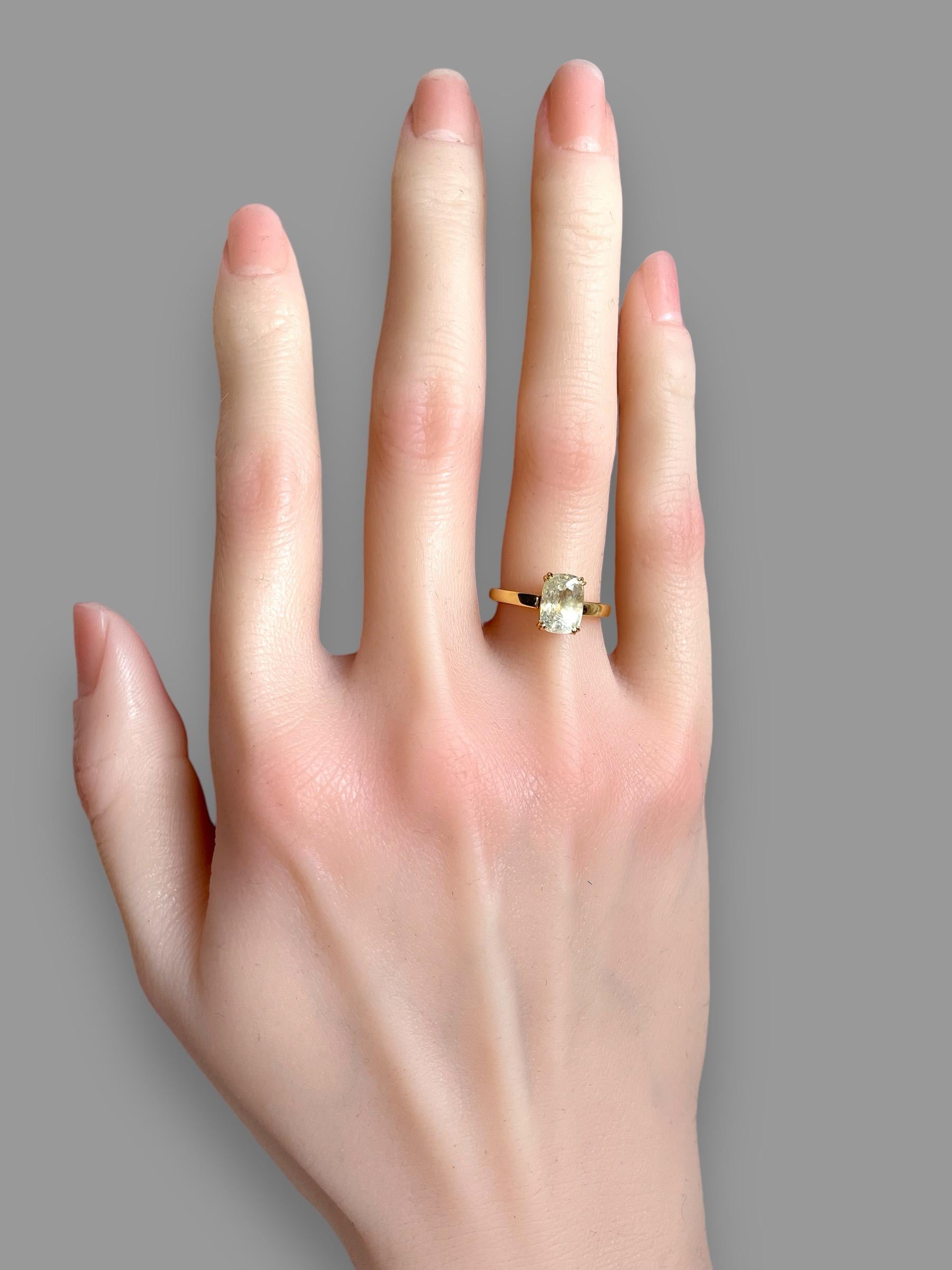 2.73Ct Burma No Heat Pastel Yellow Sapphire Ring/Pendant in 18k yellow gold For Sale 1
