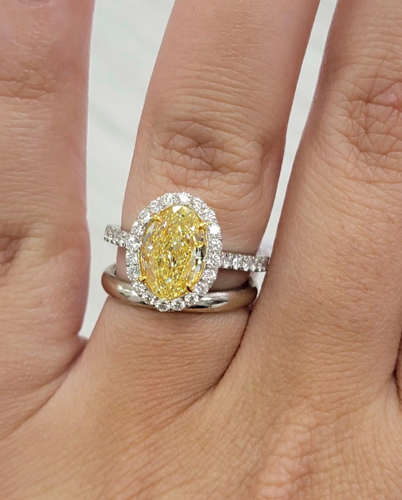2.73ct Fancy Yellow Oval SI1 GIA Ring In New Condition In New York, NY