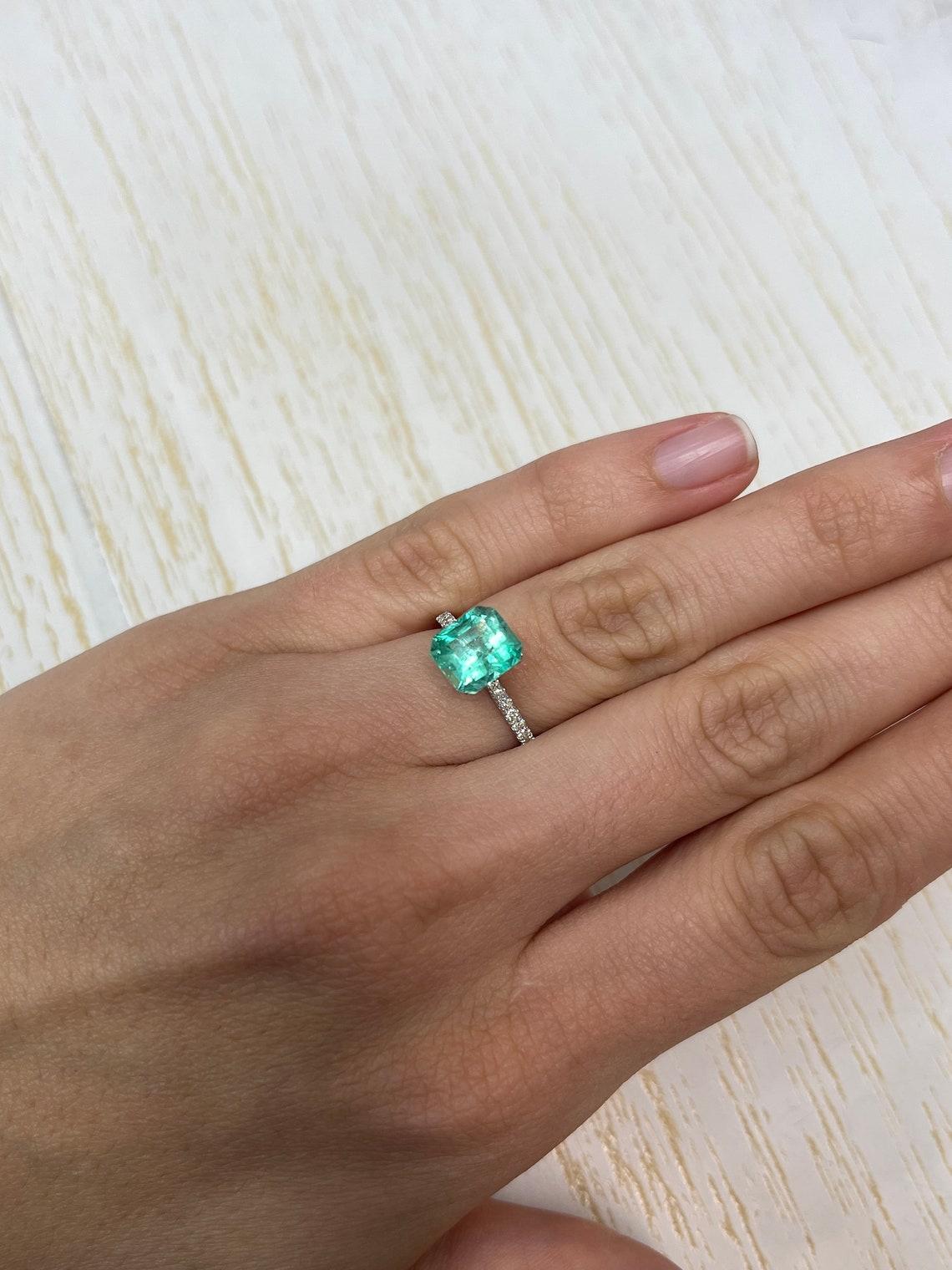 2.73ct Medium Green Colombian Emerald 9x8mm Emerald Cut Genuine Natural Gem For Sale 4