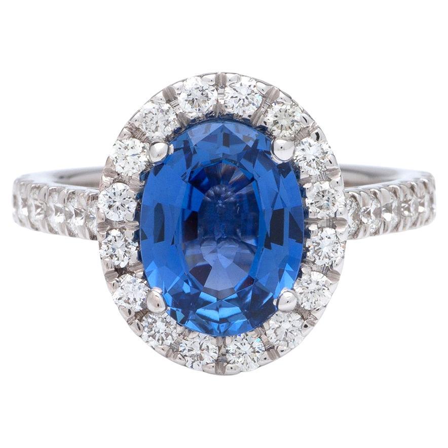 2.73ct Oval Sapphire Ring in 14K White Gold; 0.72ct Side Diamonds For Sale