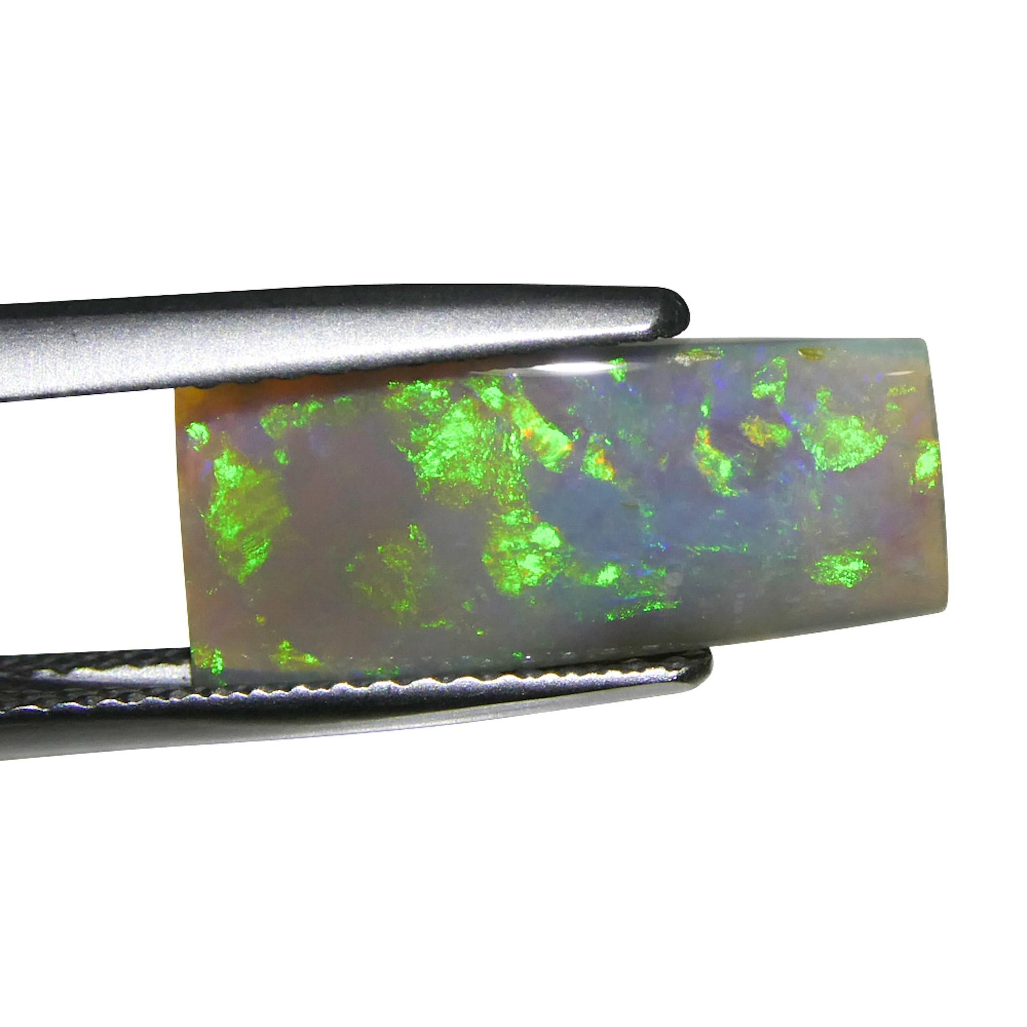 2,73ct Opale grigio cabochon rettangolare a forma libera dall'Australia In condizioni Nuovo in vendita a Toronto, Ontario
