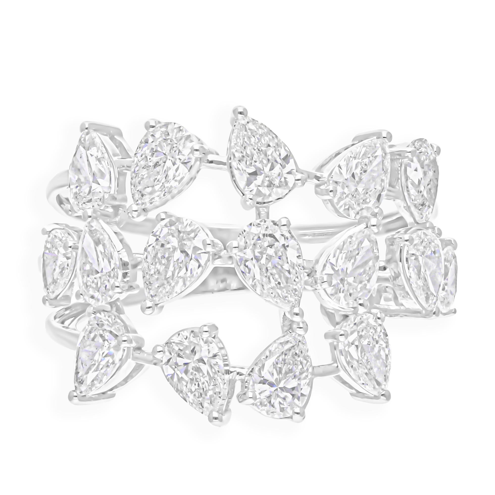 in vendita:  2,73Ct SI/H Pear Cut Diamond Cluster Wide Band Anello da cocktail in oro bianco 14k 4