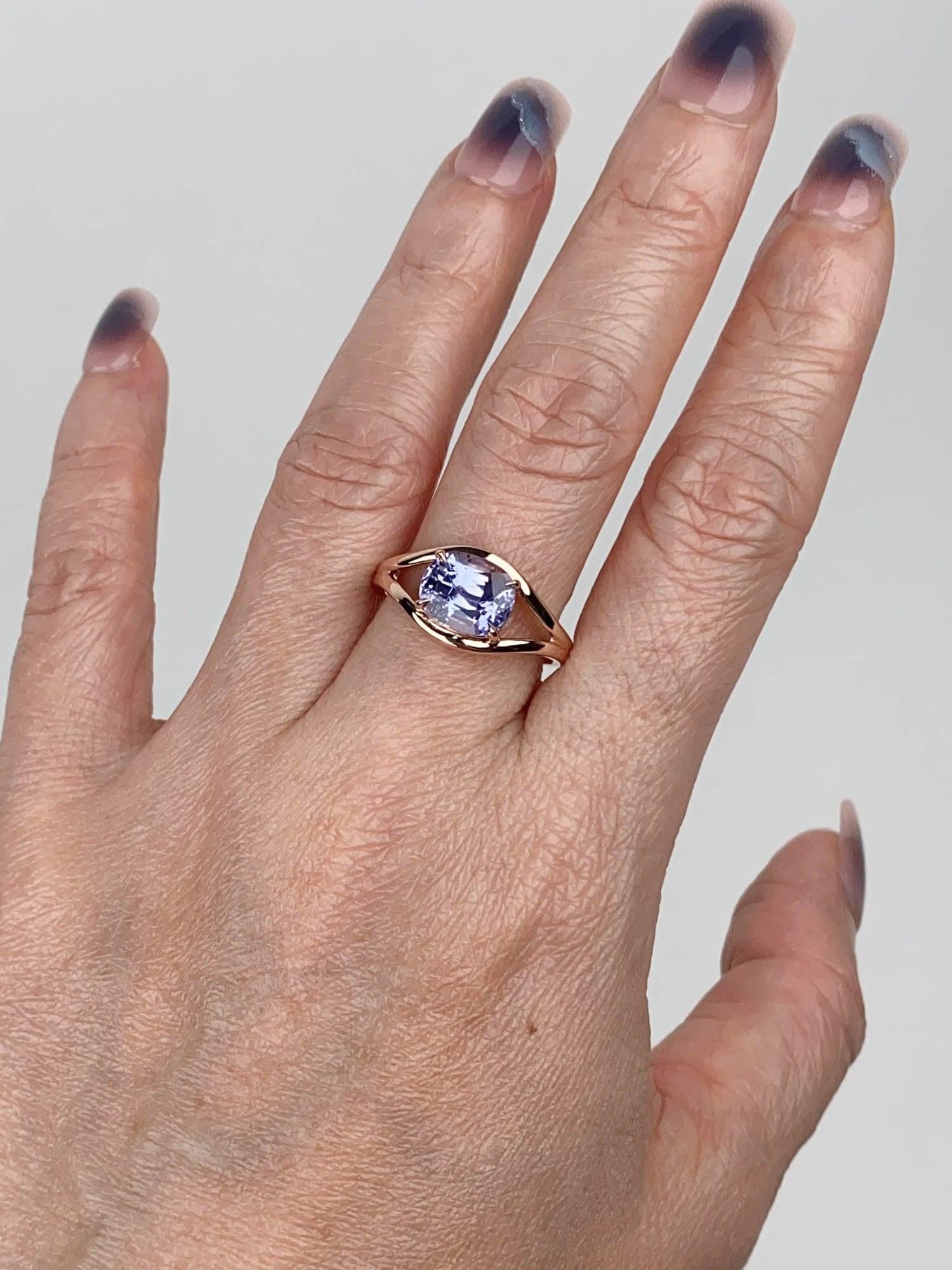 Women's or Men's 2.73ct Soft Lilac Color Sapphire Engagement Ring on Split Band 14K Rose Gold R67 For Sale