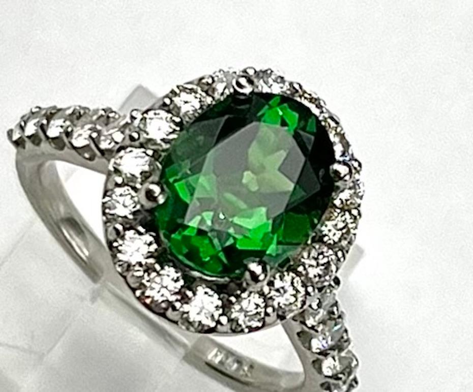 2.73Ct Very Fine Oval Shape Tsavorite Ring In New Condition For Sale In San Diego, CA
