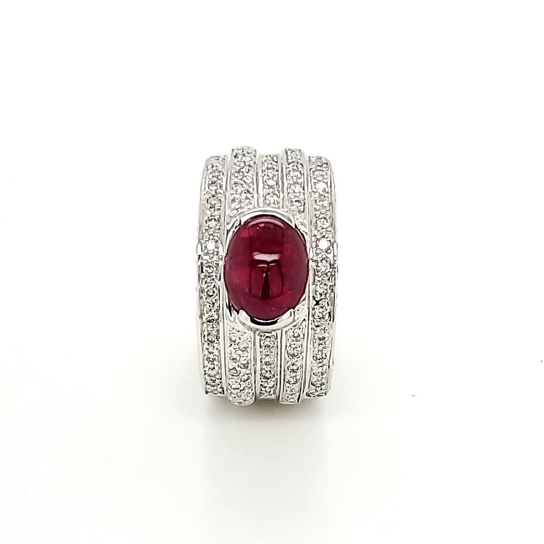 Women's or Men's 2.74 Carat Ruby Cabochon and Diamond White Gold Engagement Ring For Sale
