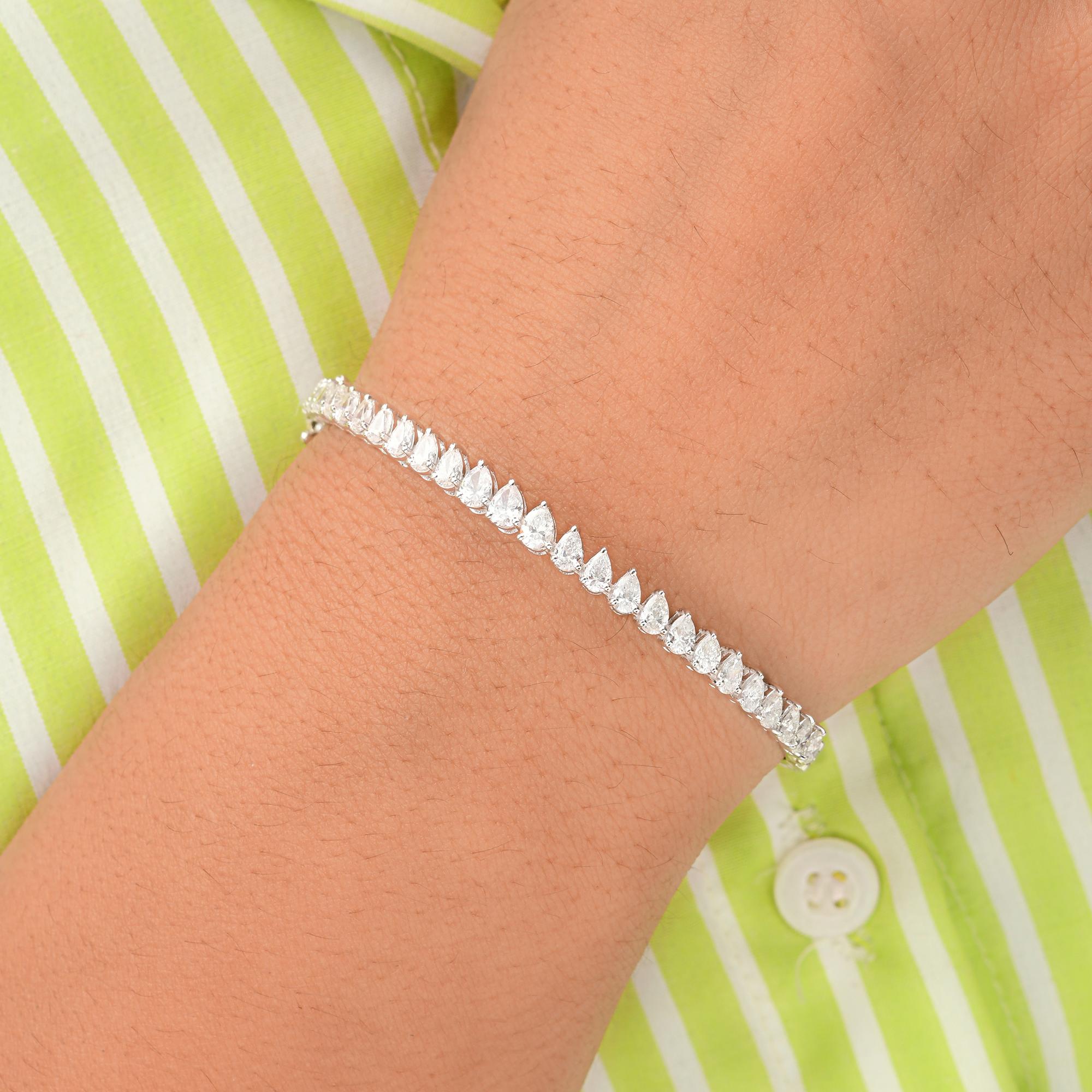 Bracelet jonc en or blanc 14 carats avec diamants en forme de poire de 2,74 carats SI/H Neuf - En vente à Diera, Dubai