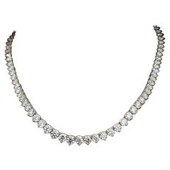 Collana Tennis con diamanti a 3 punte da 27,42 carati Collana Tennis con diamanti a 3 punte da 27,42 carati