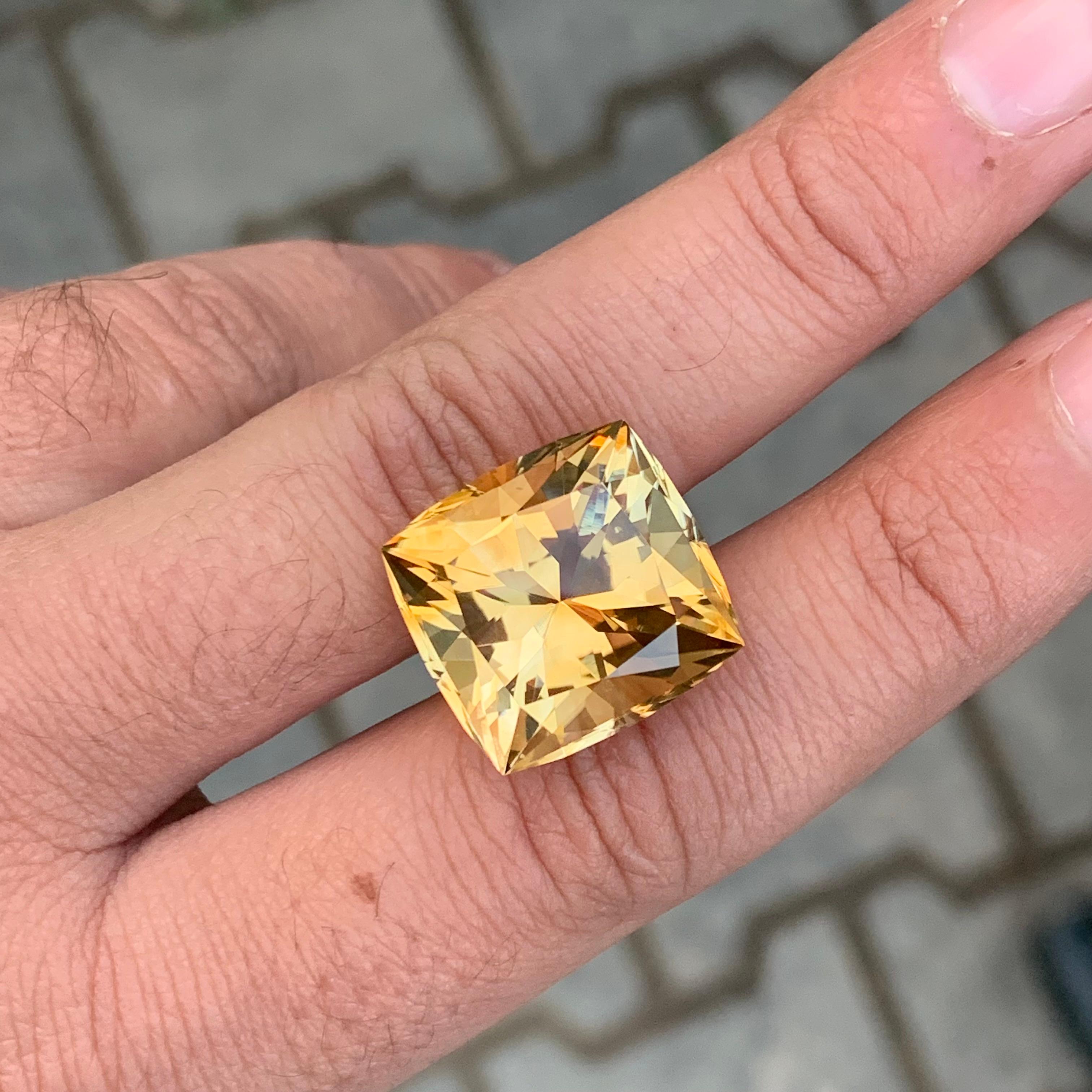 Citrine libre

Poids : 27,45 carats
Dimension : 19 x 18,1 x 13,4 mm
Origine : Brésil
Forme : Rectangle 
Couleur : Jaune
Traitement : Non
Certificat : Sur demande du client

La citrine est une variété de quartz d'un jaune doré vibrant qui captive les