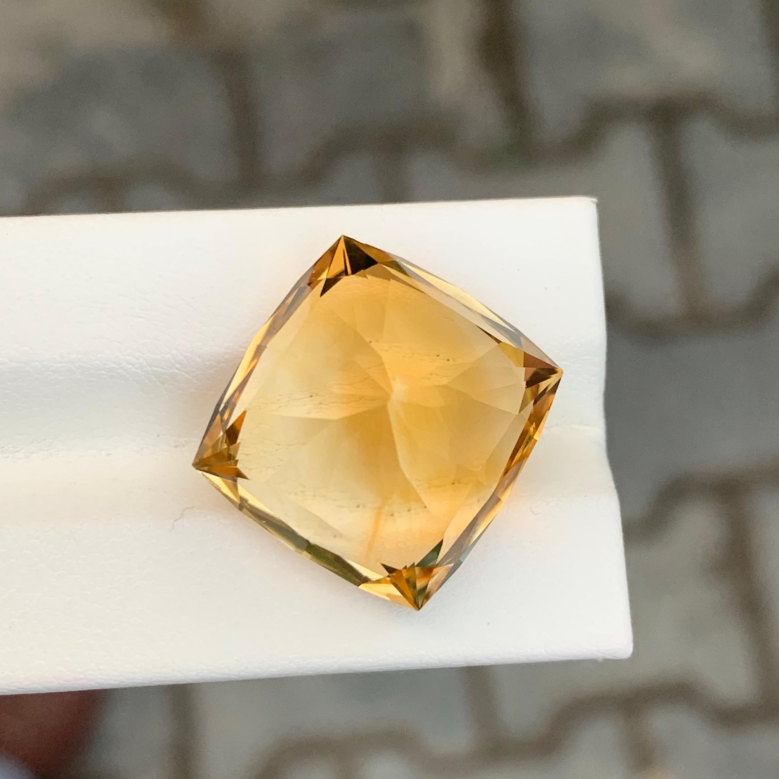 27.45 Carat Natural Loose Citrine Rectangle Shape Gemstone (pierre précieuse en forme de rectangle) Neuf - En vente à Peshawar, PK