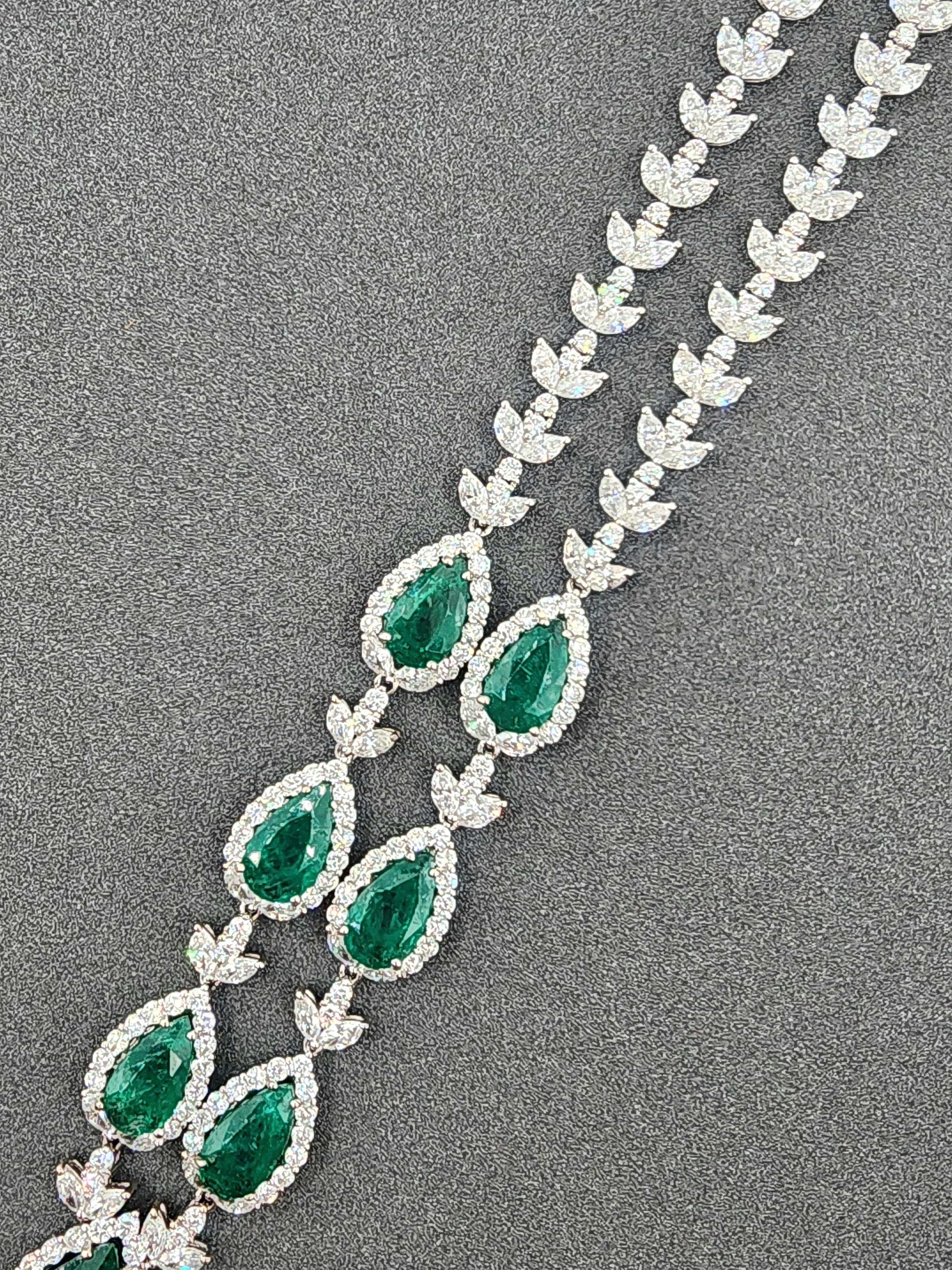 Halskette, 27.46 Karat natürlicher kolumbianischer Smaragd & Diamant im Zustand „Neu“ im Angebot in Chicago, IL