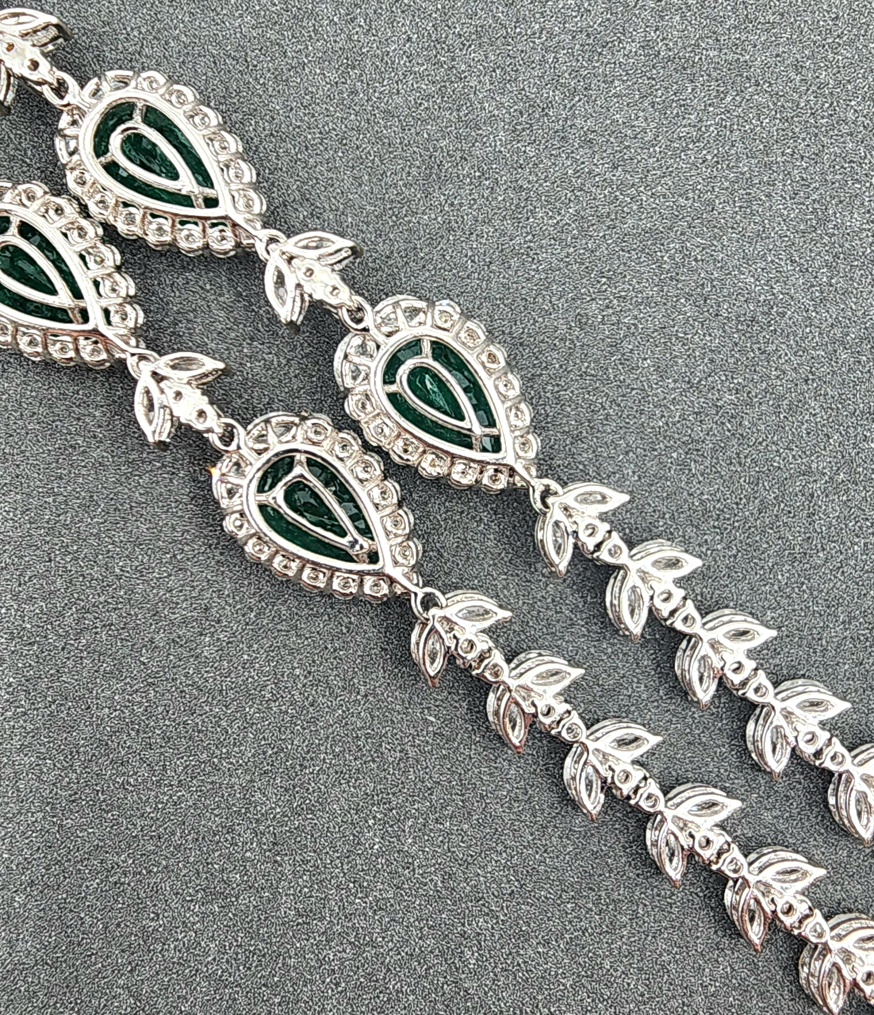 Halskette, 27.46 Karat natürlicher kolumbianischer Smaragd & Diamant im Angebot 2