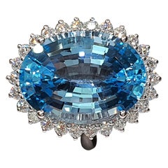 Anello in oro bianco 18 carati con diamante e topazio blu da 27,47 carati