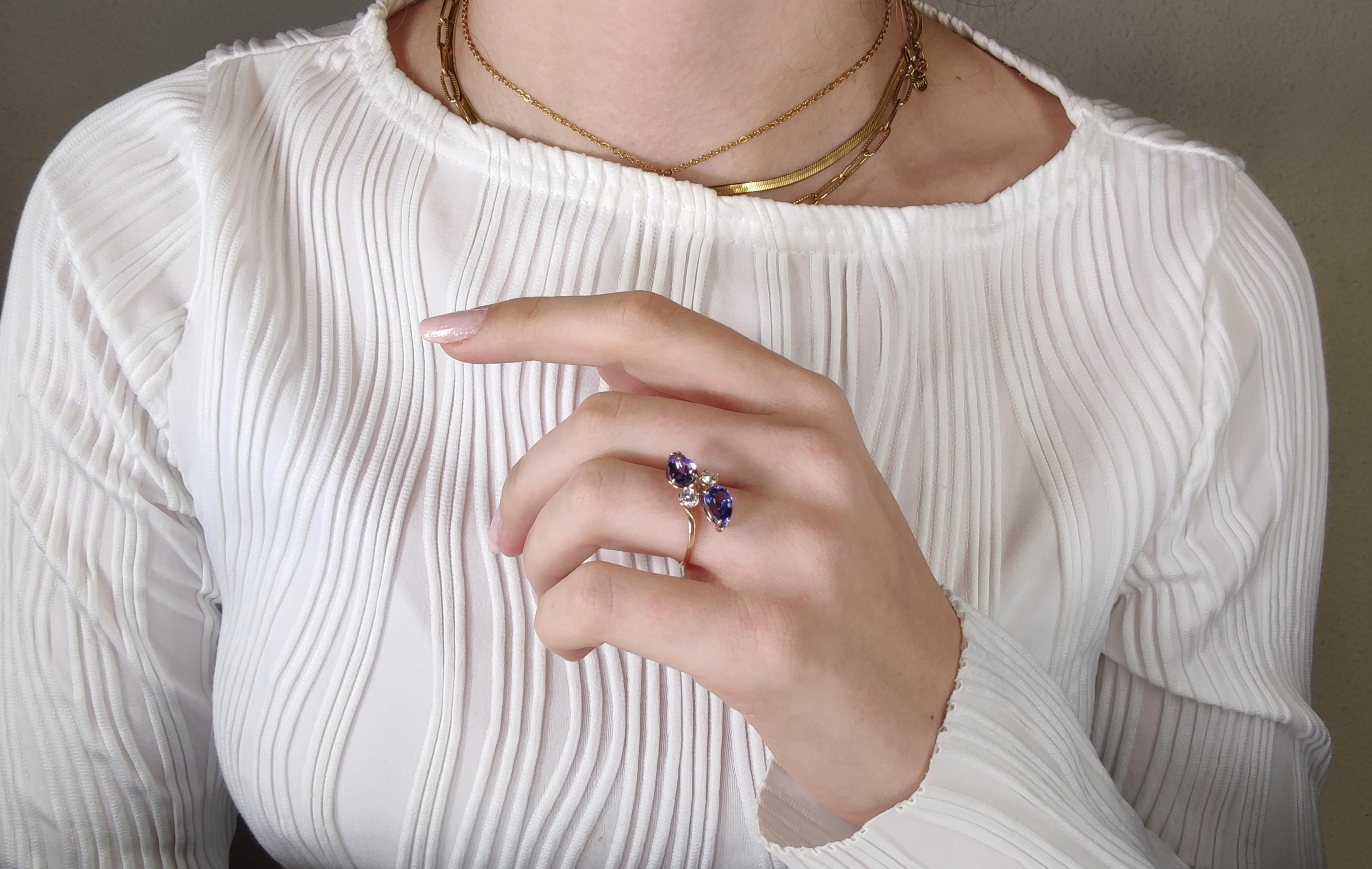 Anello cocktail con tanzanite naturale e diamanti da 2,74 carati in oro 14K - Certificato IGE In condizioni Nuovo in vendita a Sant Josep de sa Talaia, IB