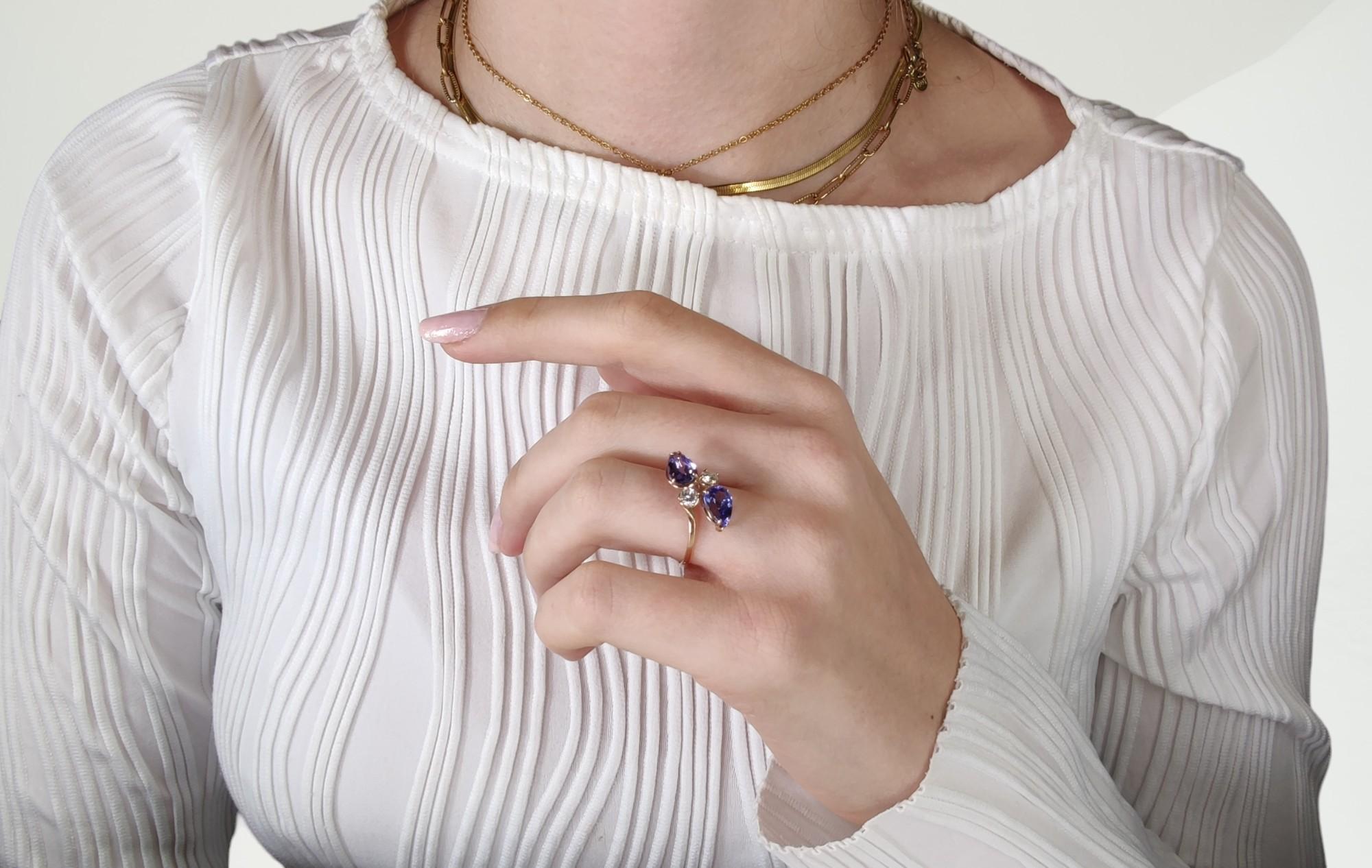 Donna Anello cocktail con tanzanite naturale e diamanti da 2,74 carati in oro 14K - Certificato IGE in vendita