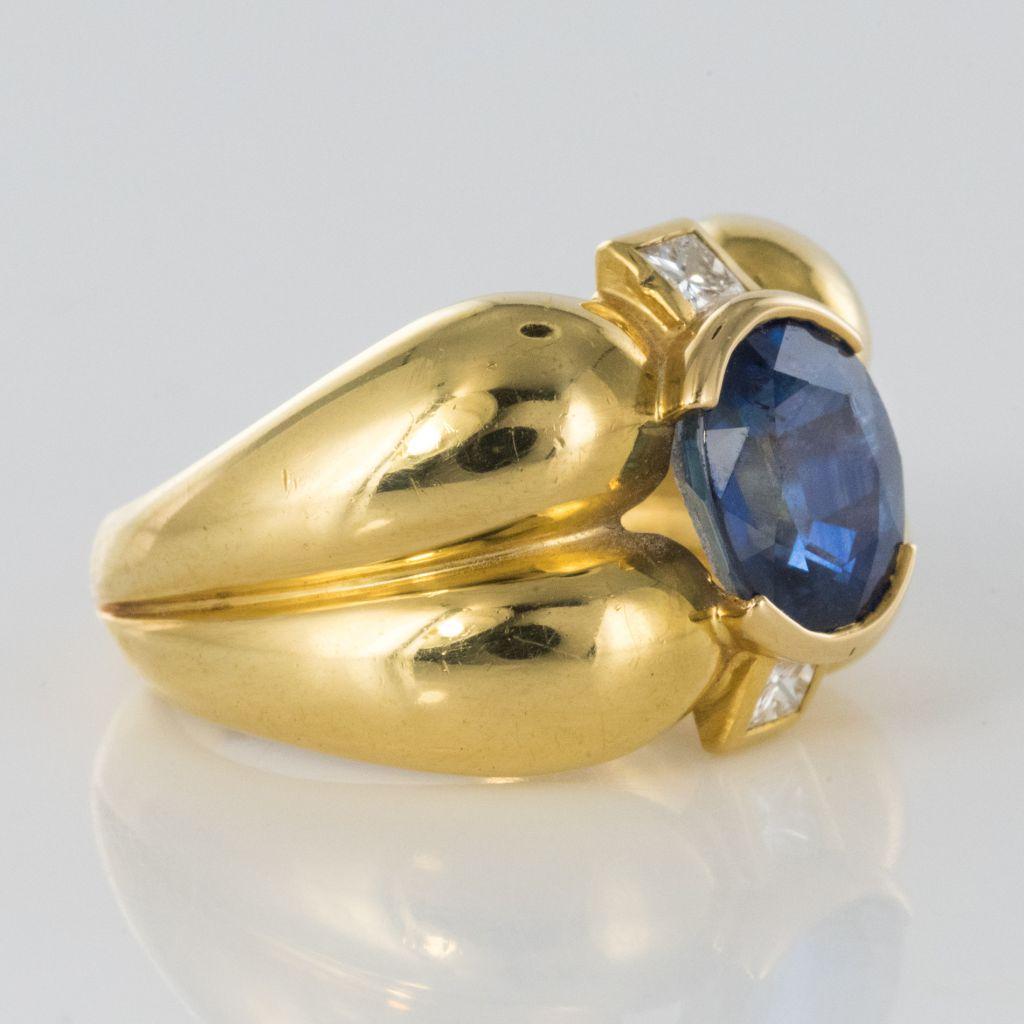 2.75 Carat Blue Sapphire and Princess Cut Diamond Ring 8