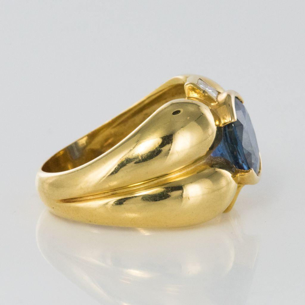 2.75 Carat Blue Sapphire and Princess Cut Diamond Ring 10