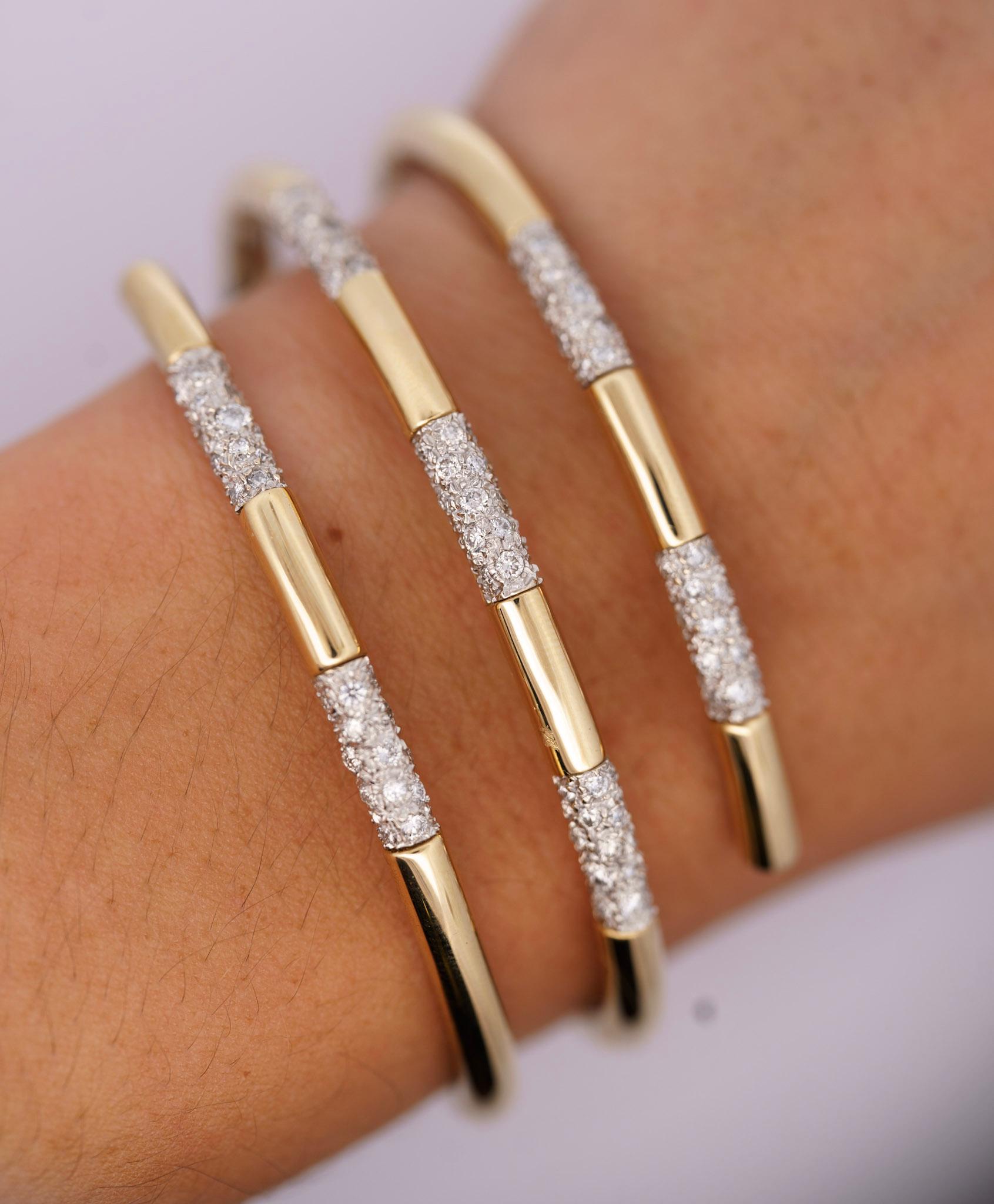 Bracciale in oro 14K con diamante da 2,75 carati a 3 file curve In condizioni Nuovo in vendita a Miami, FL